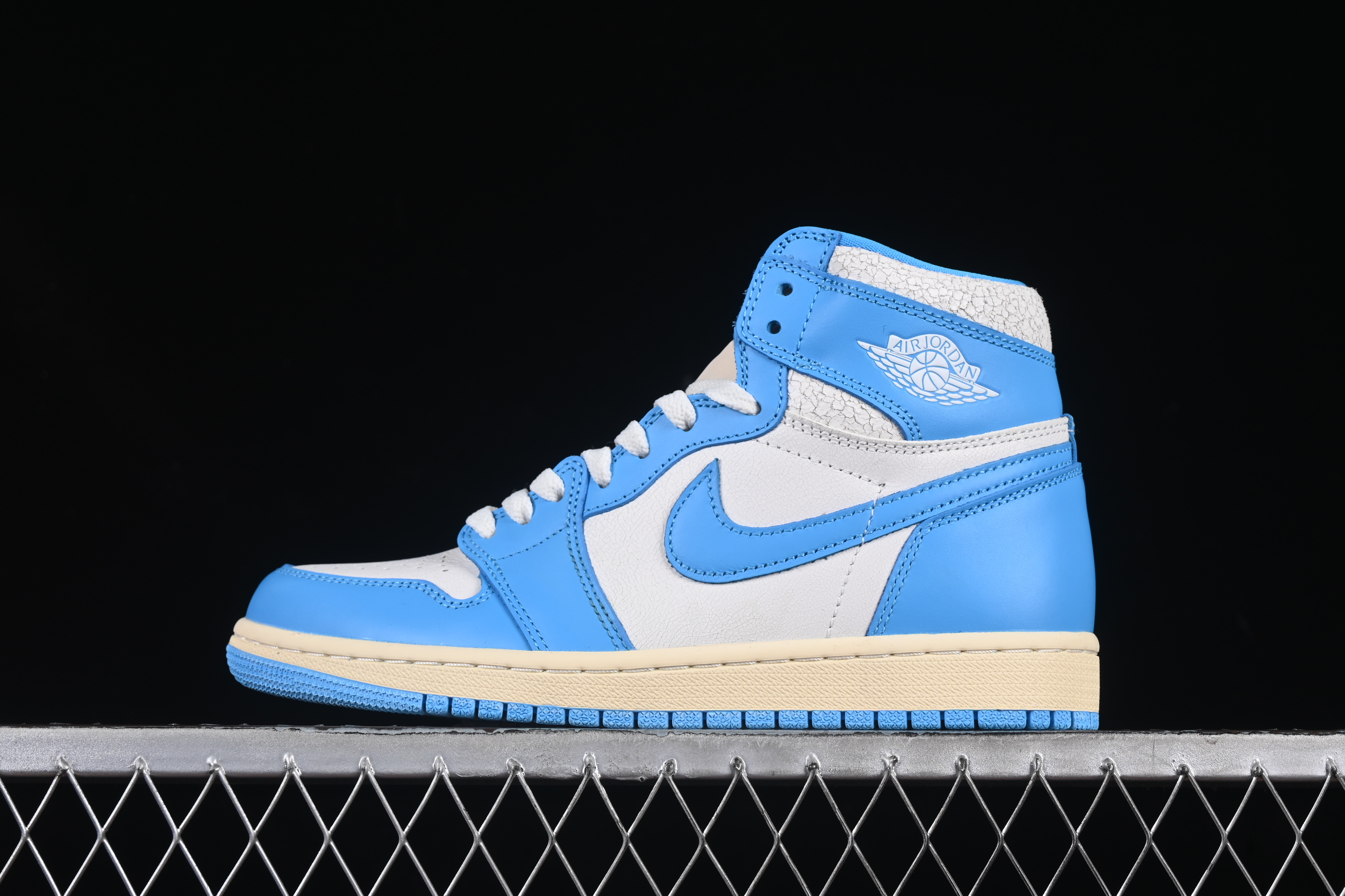 AJ1 High helper