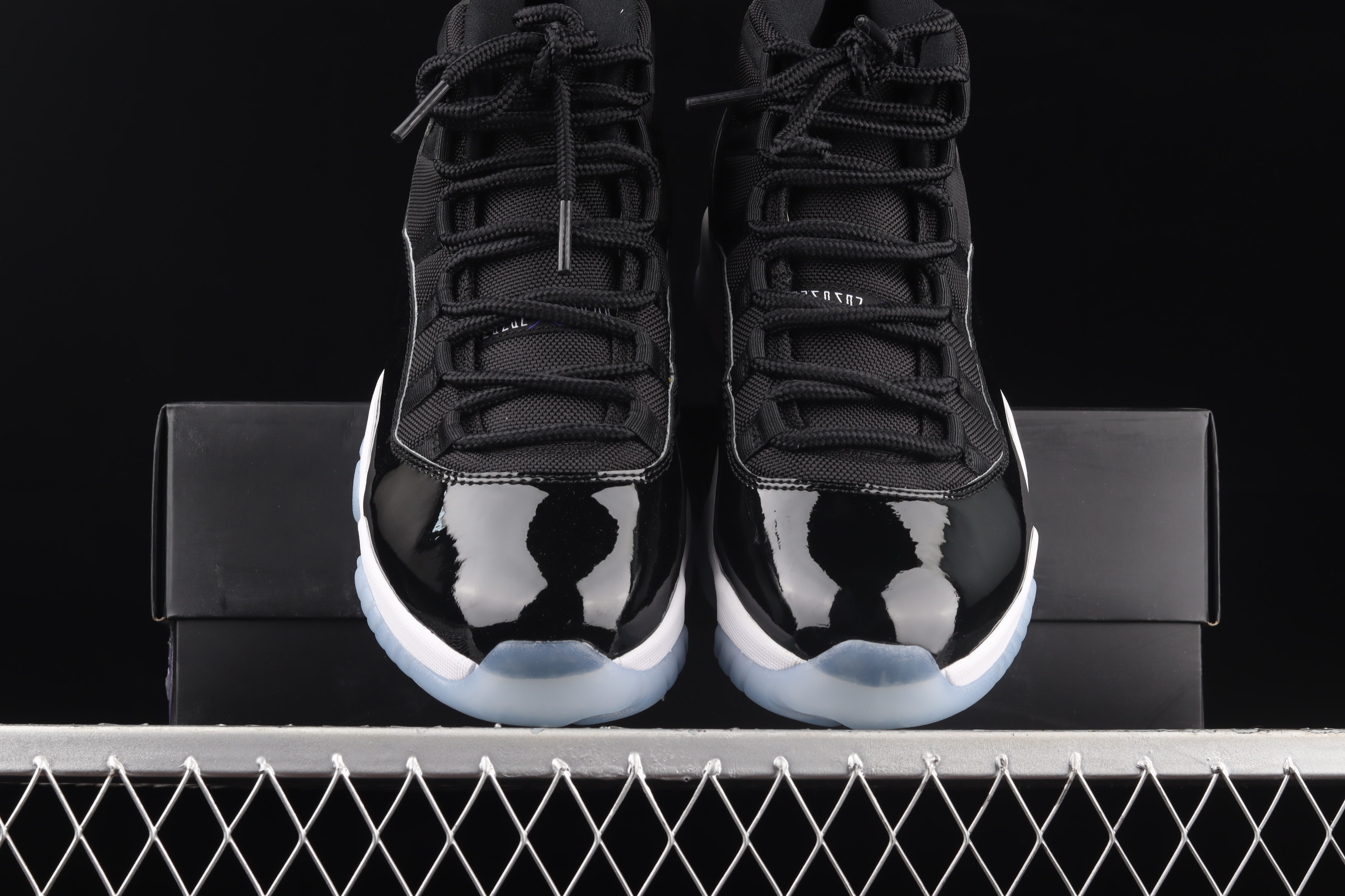 AJ11