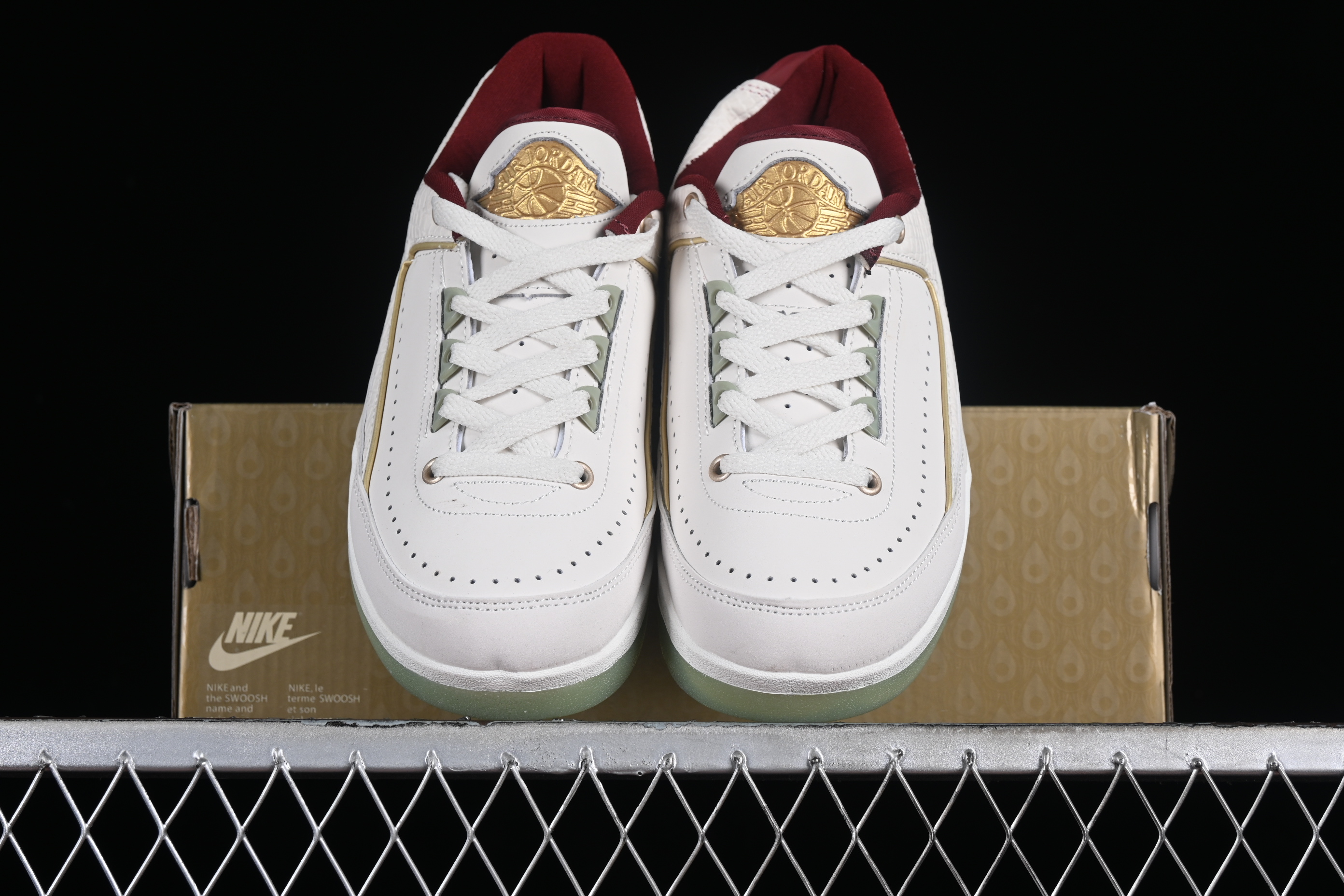 AJ2 low-top