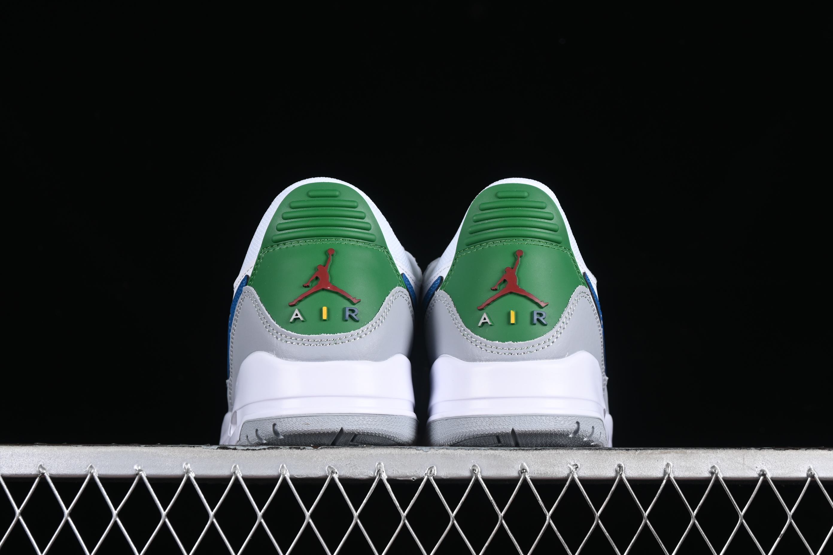 AJ312 Low Top