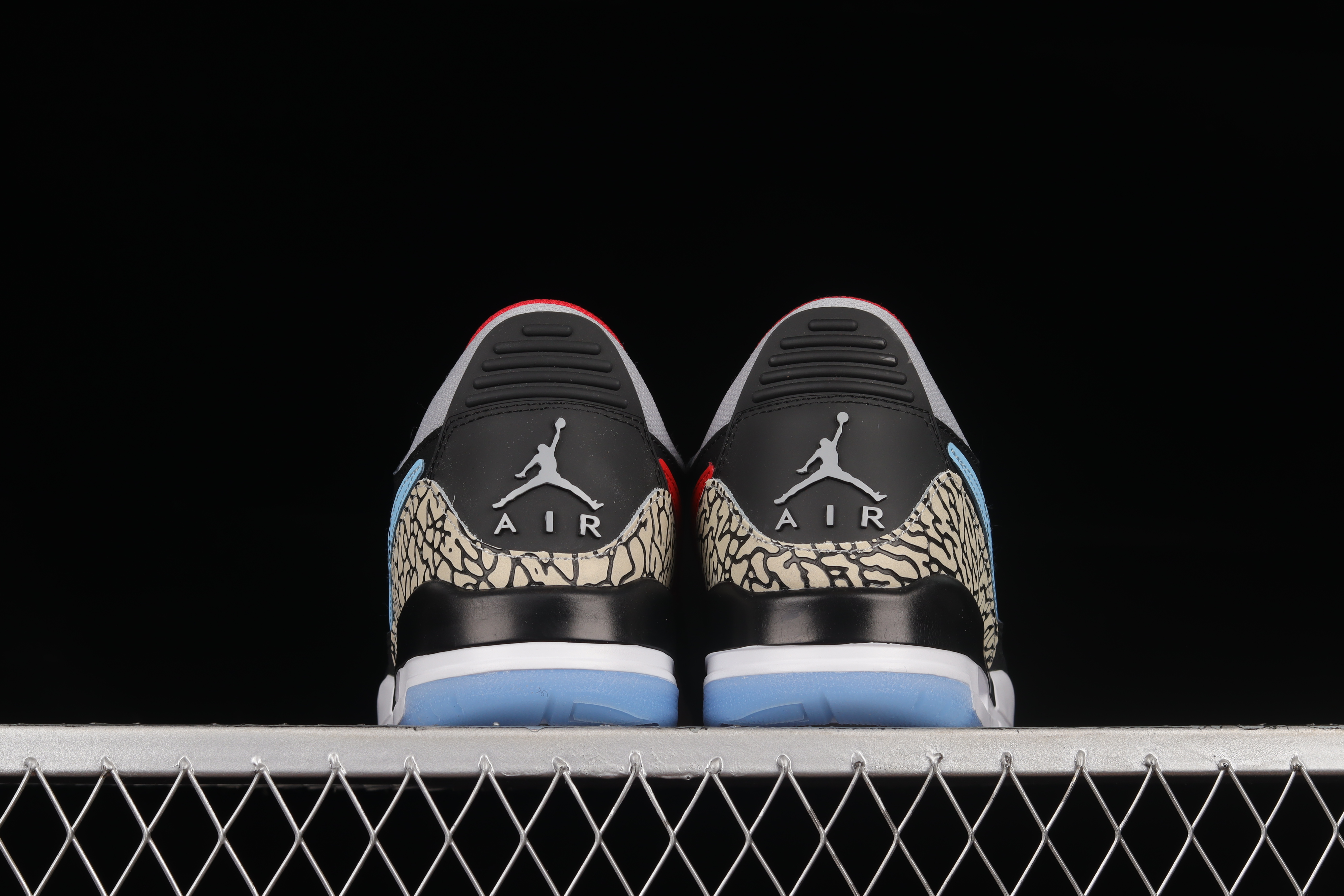 AJ312  low-top