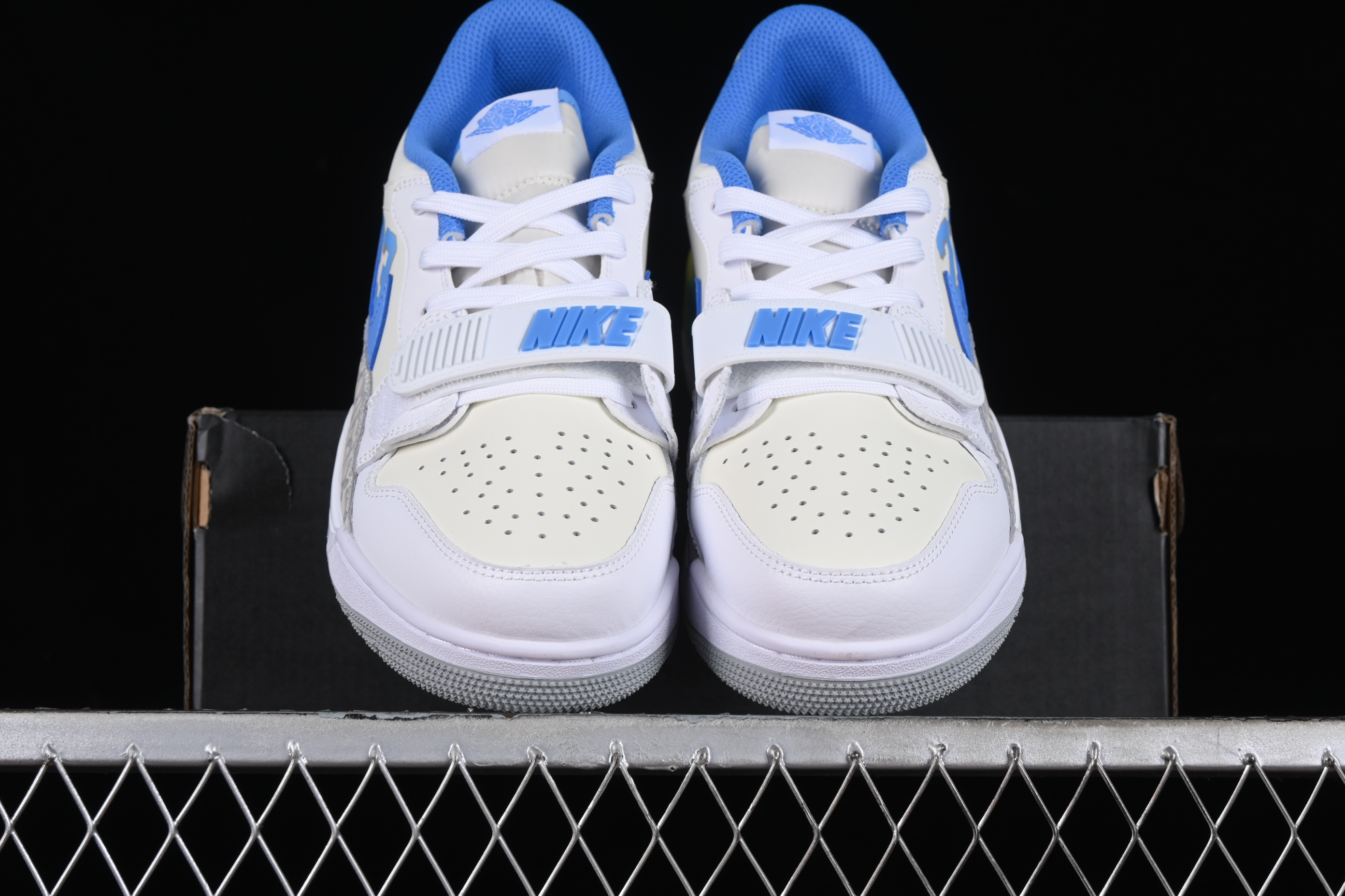 AJ312 Low helper