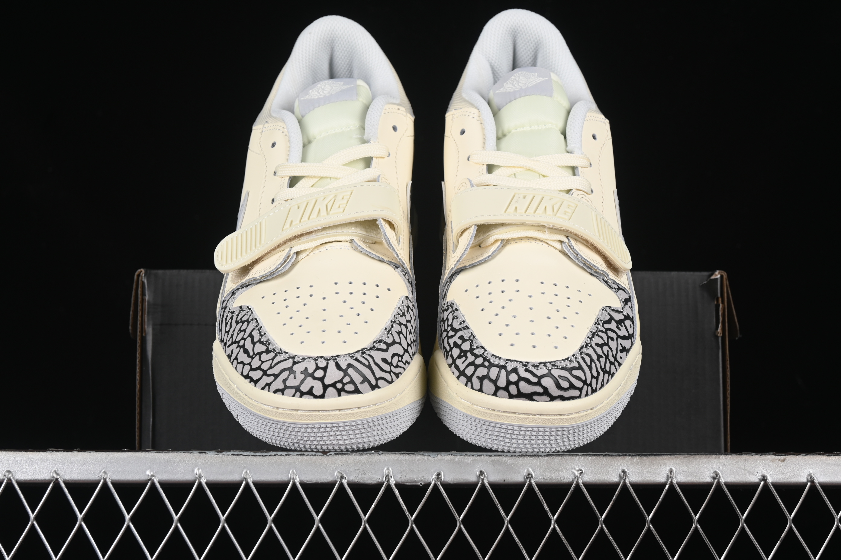 AJ312 low-profile