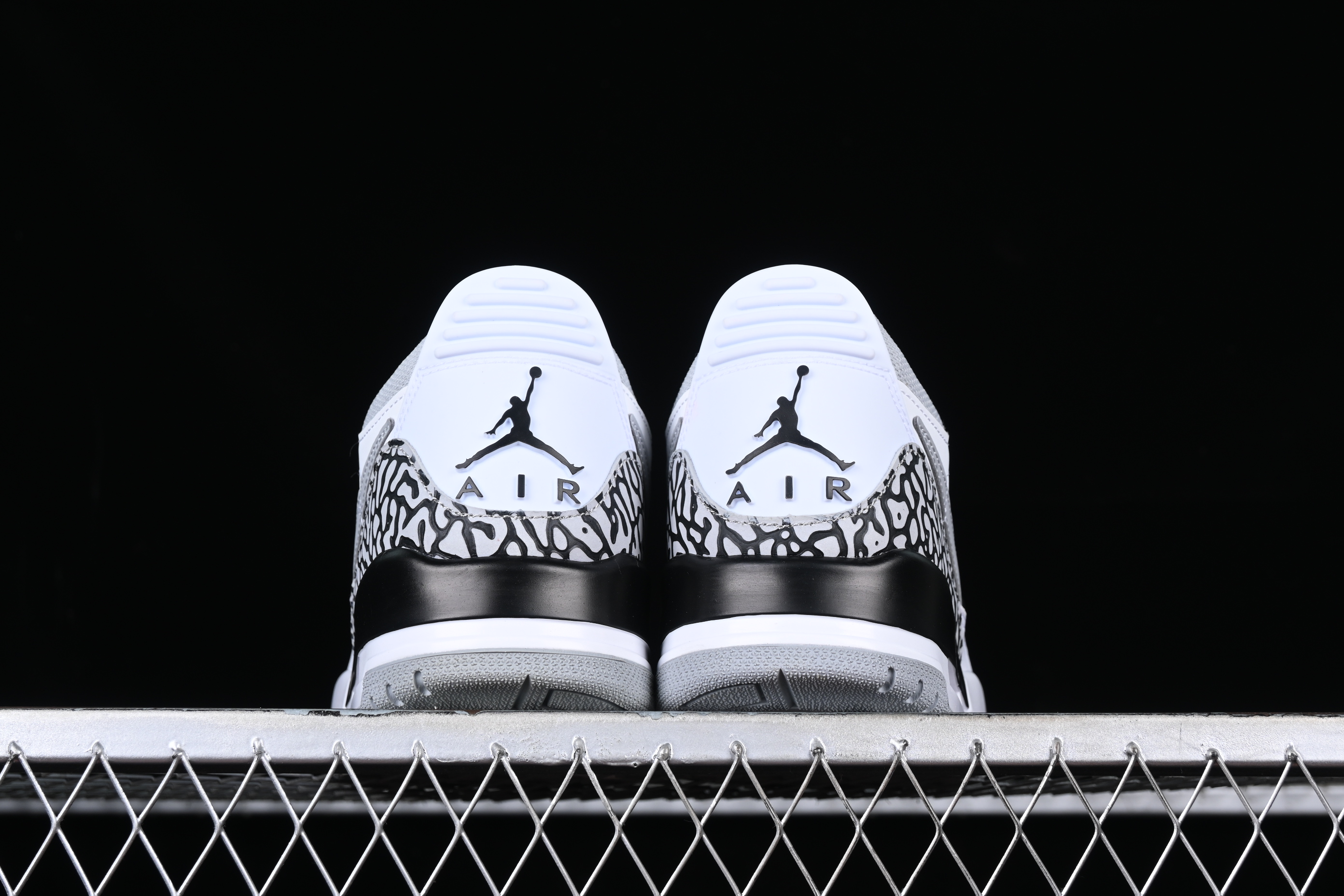 AJ312 Low-top