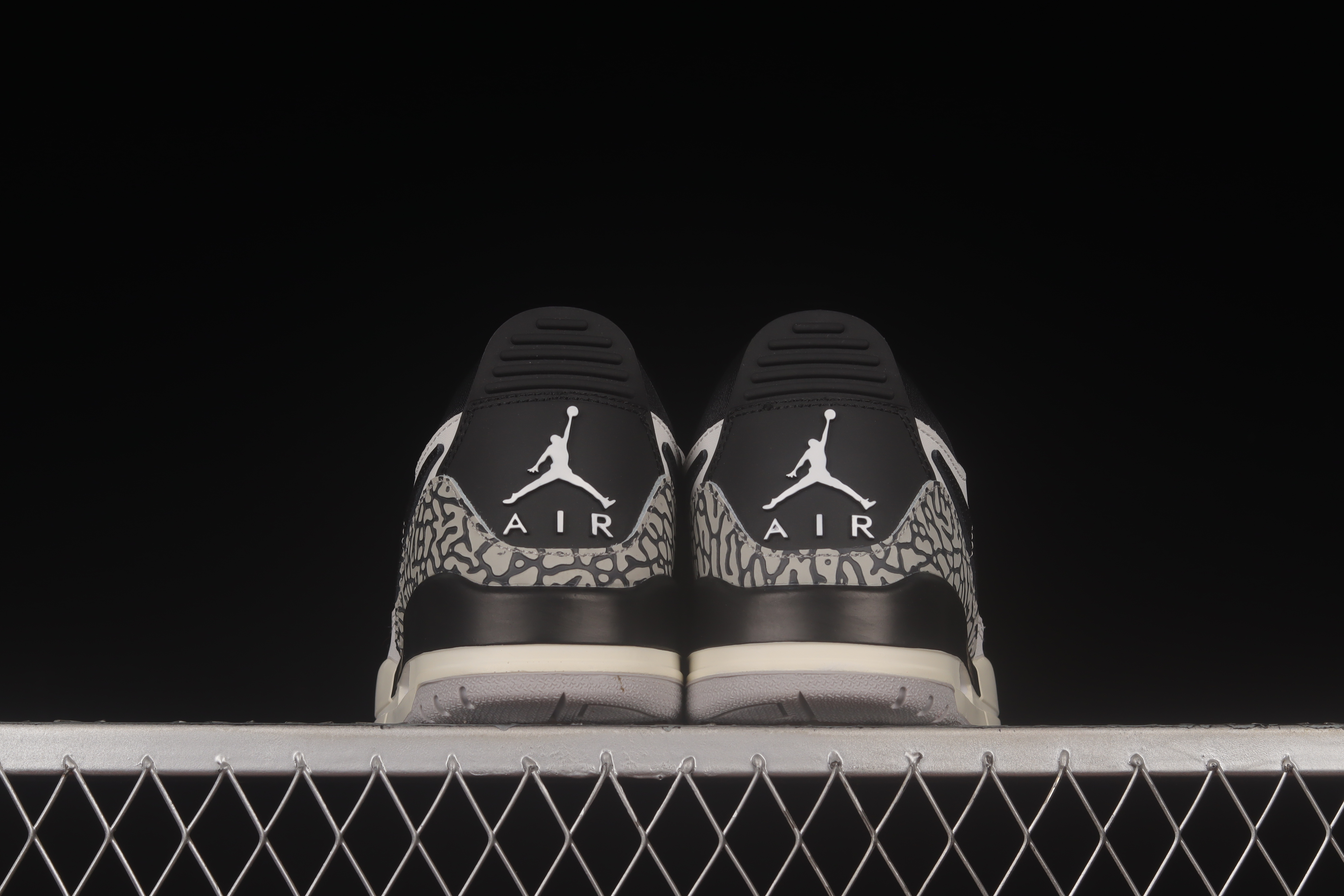 AJ312  low-profile