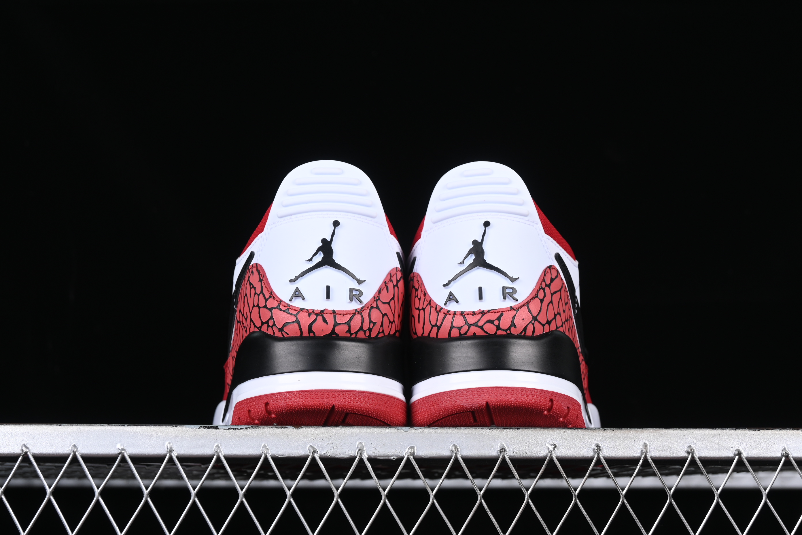 AJ312 Low Top