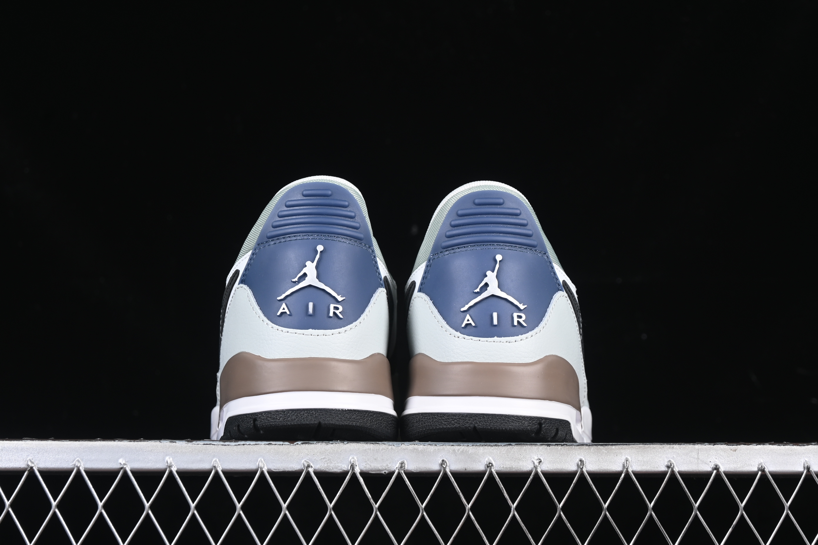 AJ312 Low helper