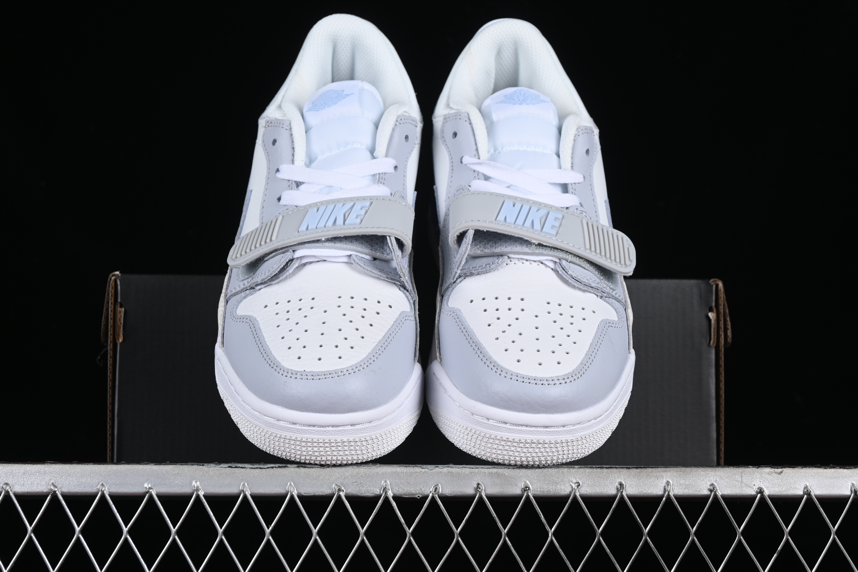 AJ312 Low helper