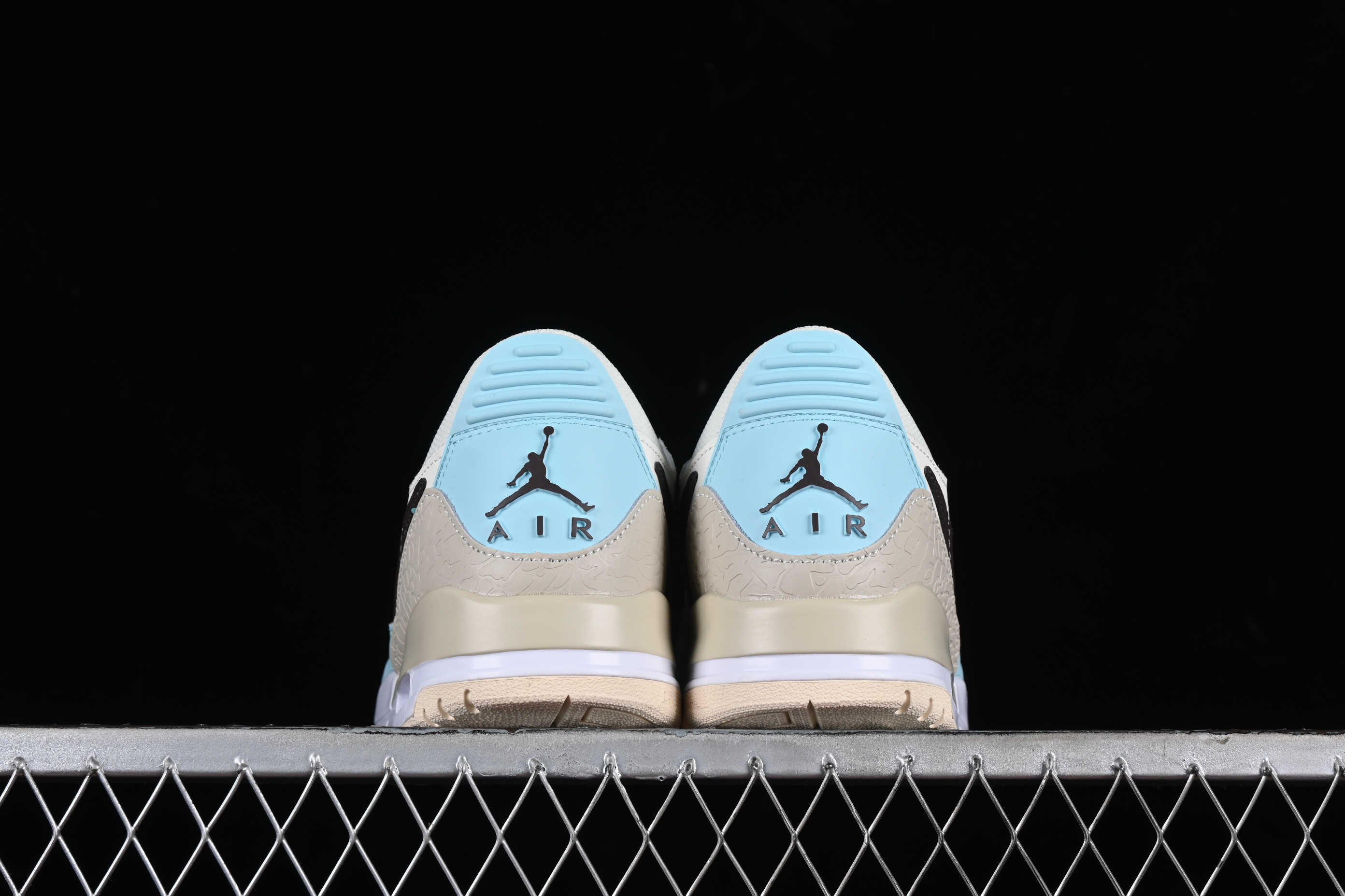 AJ312 low