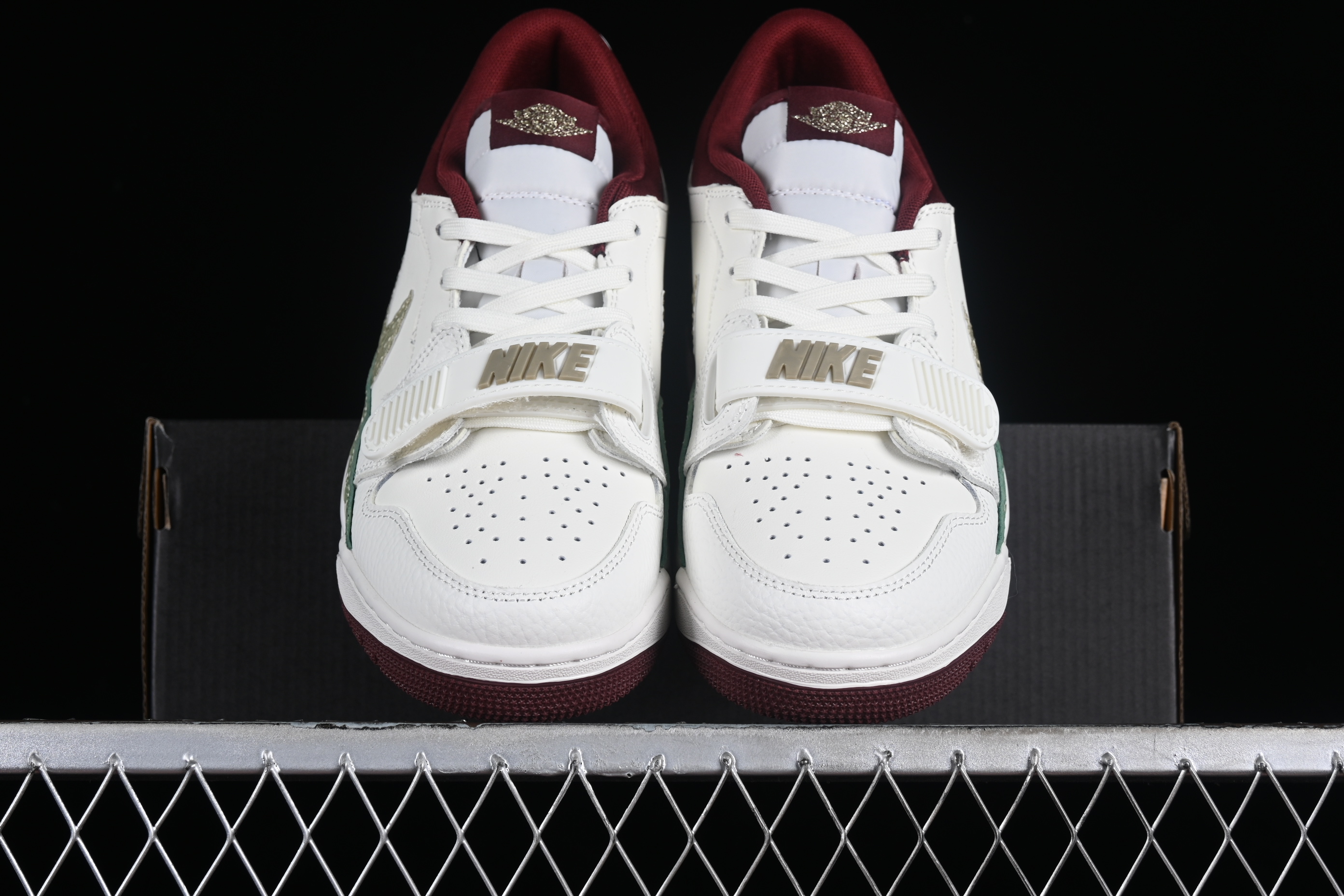 AJ312 Low Top