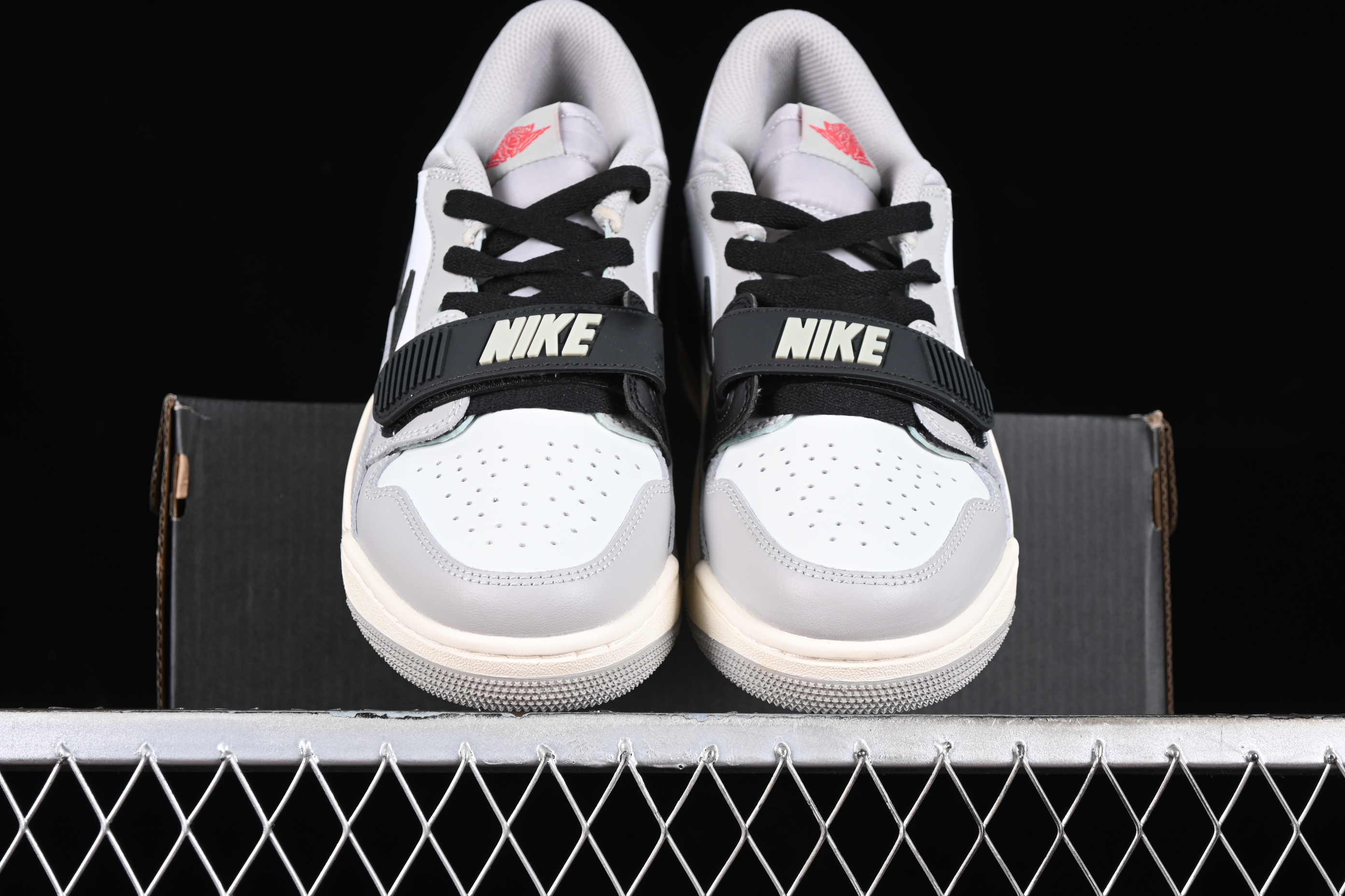 AJ312 Low helper