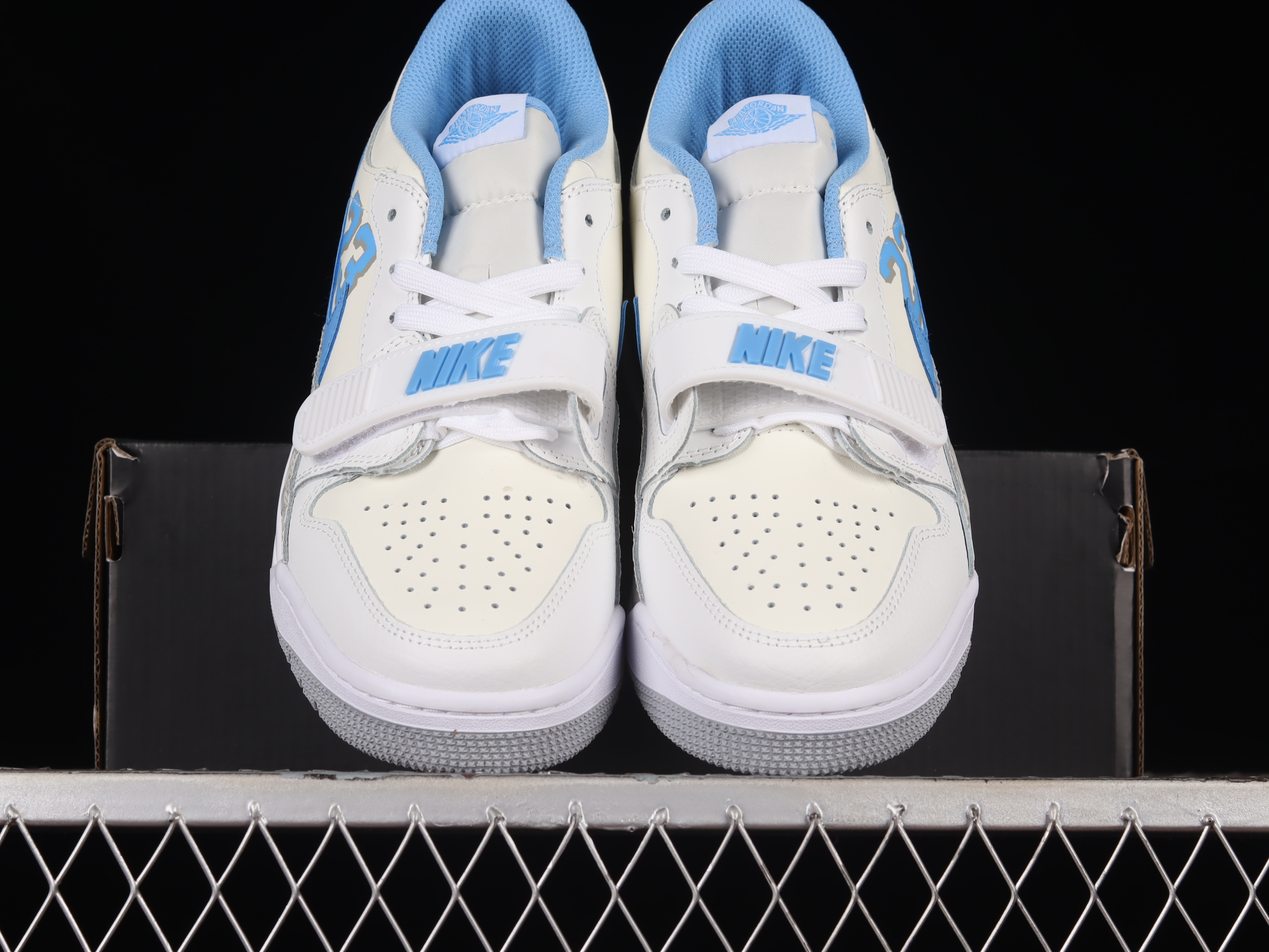AJ312 Low helper