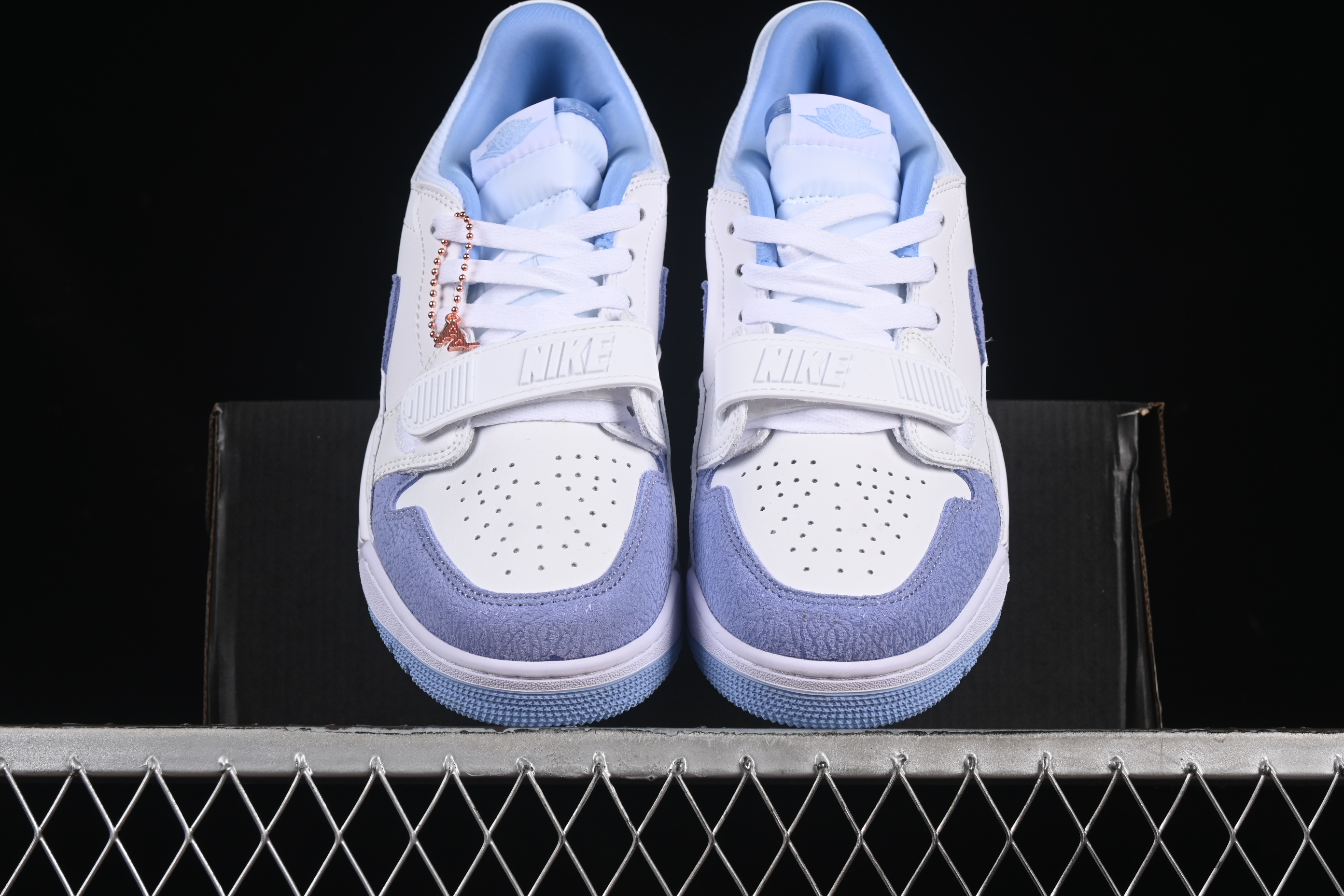AJ312 Low helper