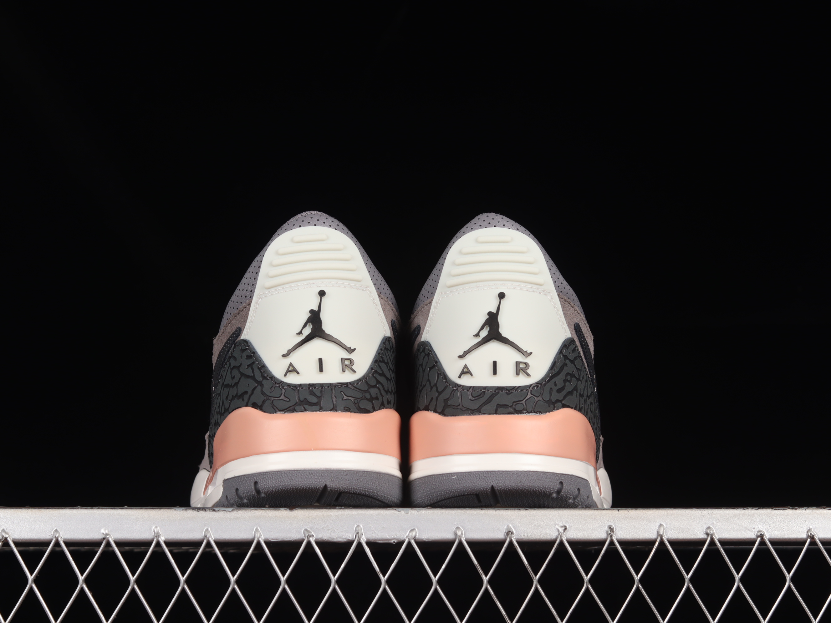 AJ312 Low top