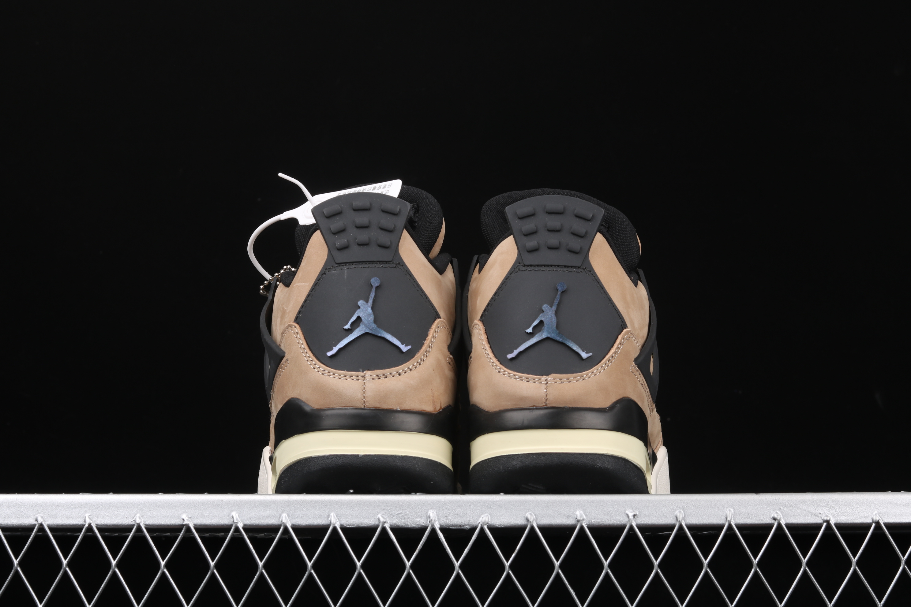AJ4