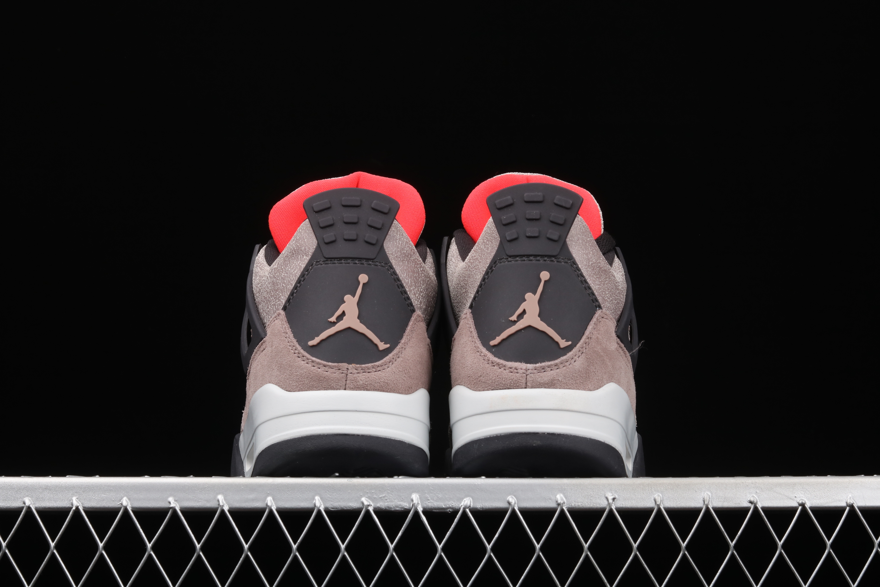 AJ4