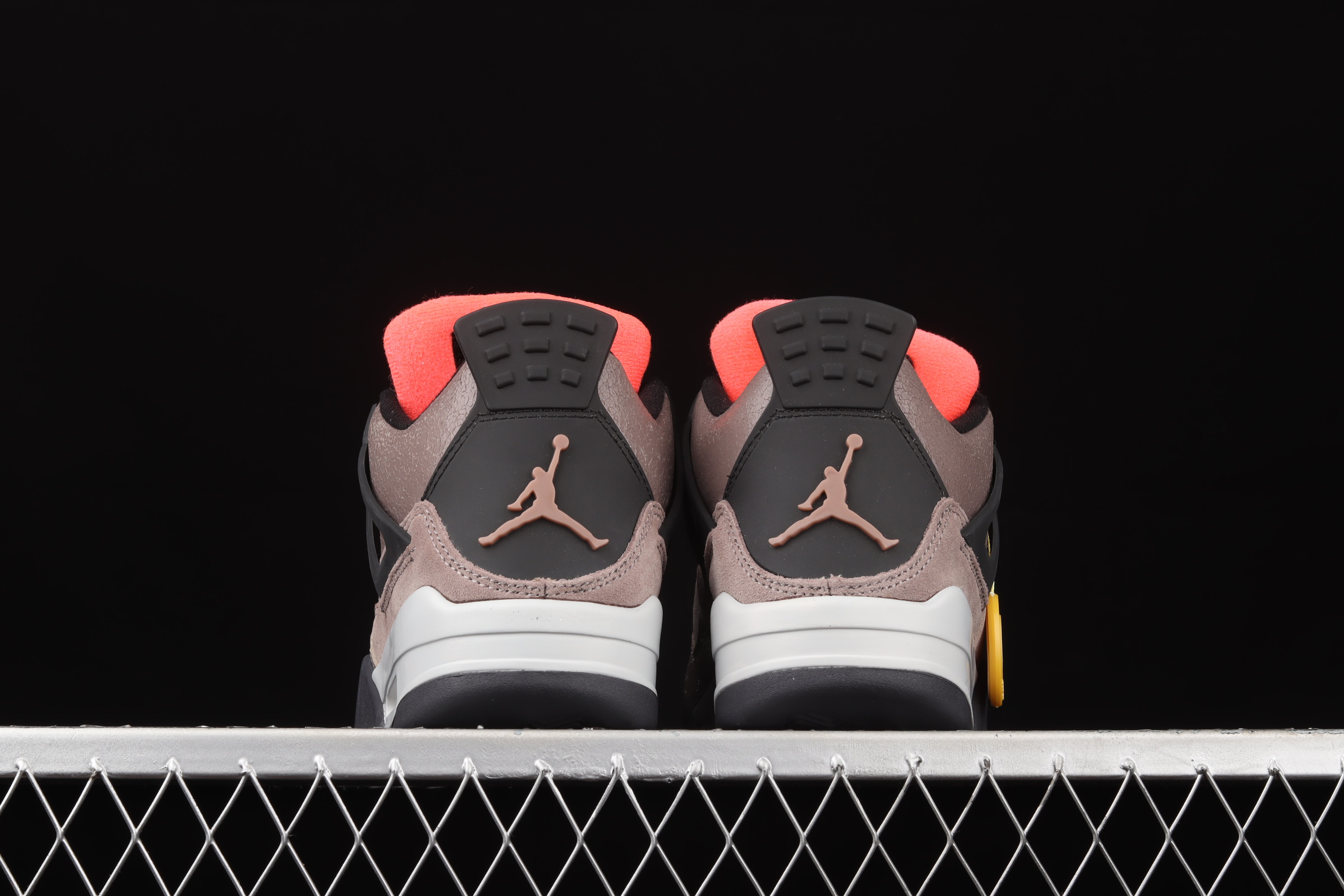 AJ4