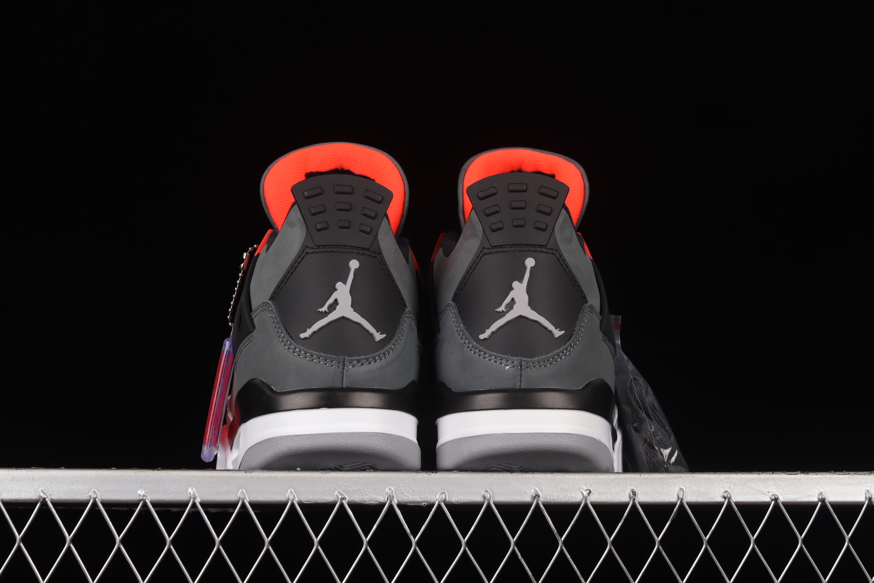 AJ4