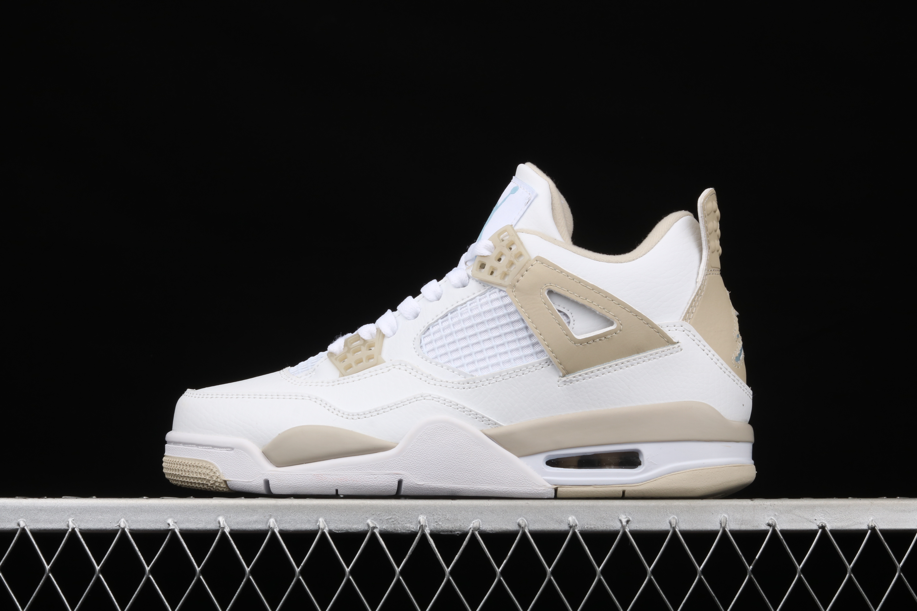 AJ4