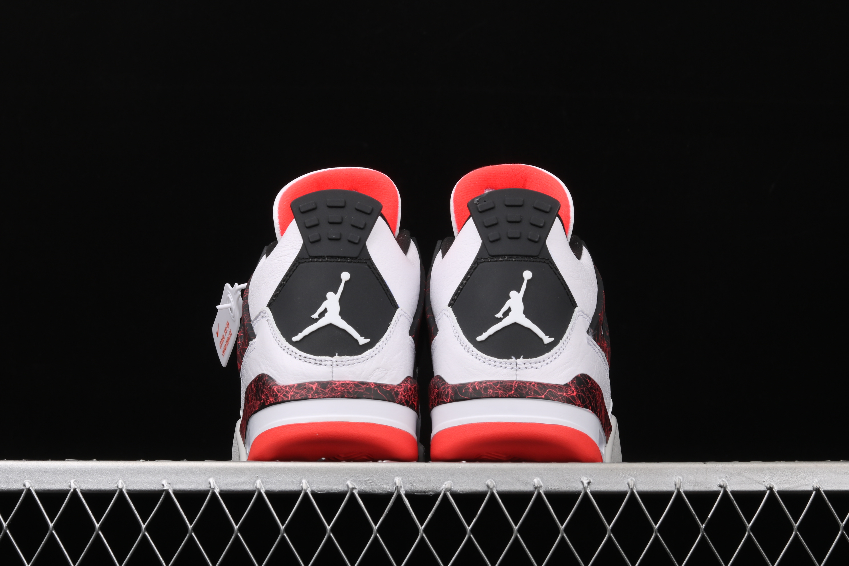 AJ4