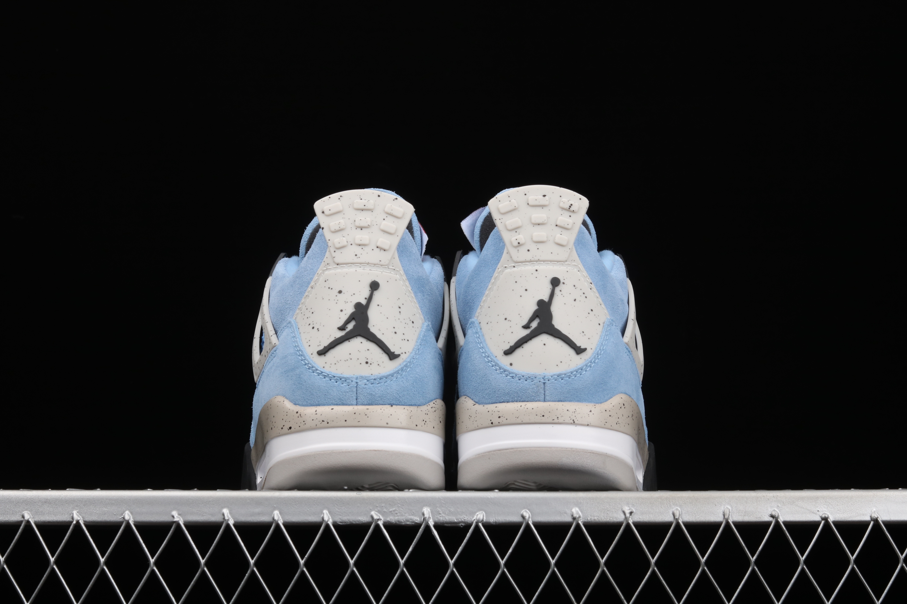 AJ4