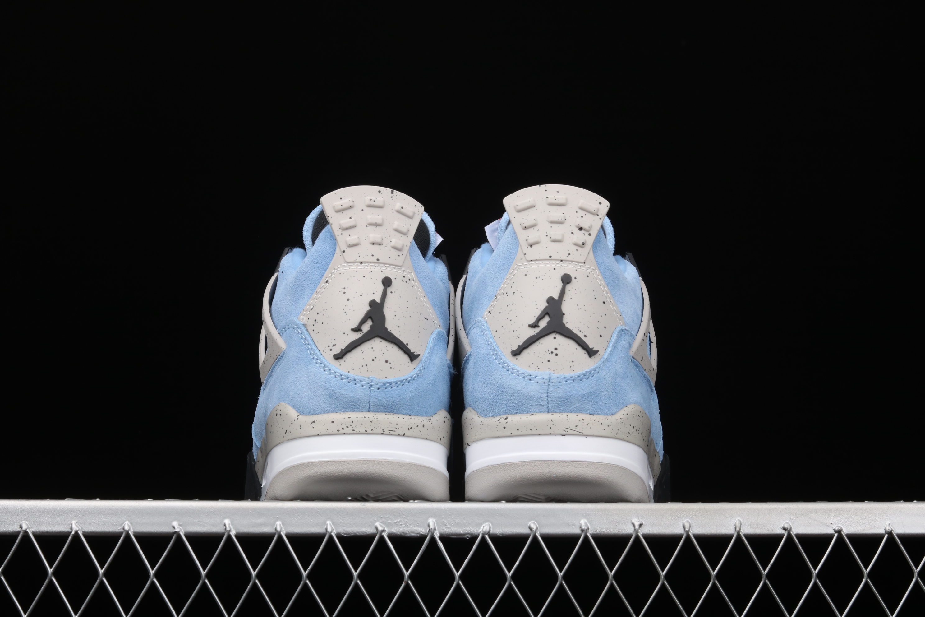 AJ4
