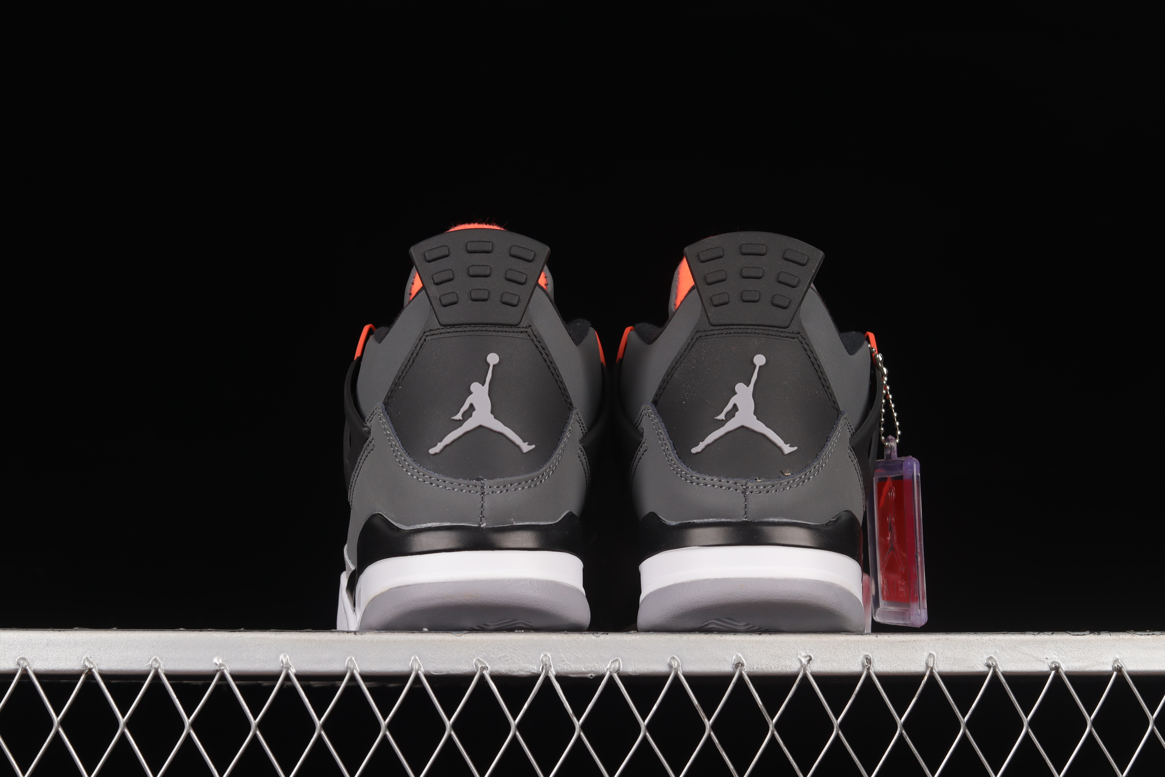 AJ4