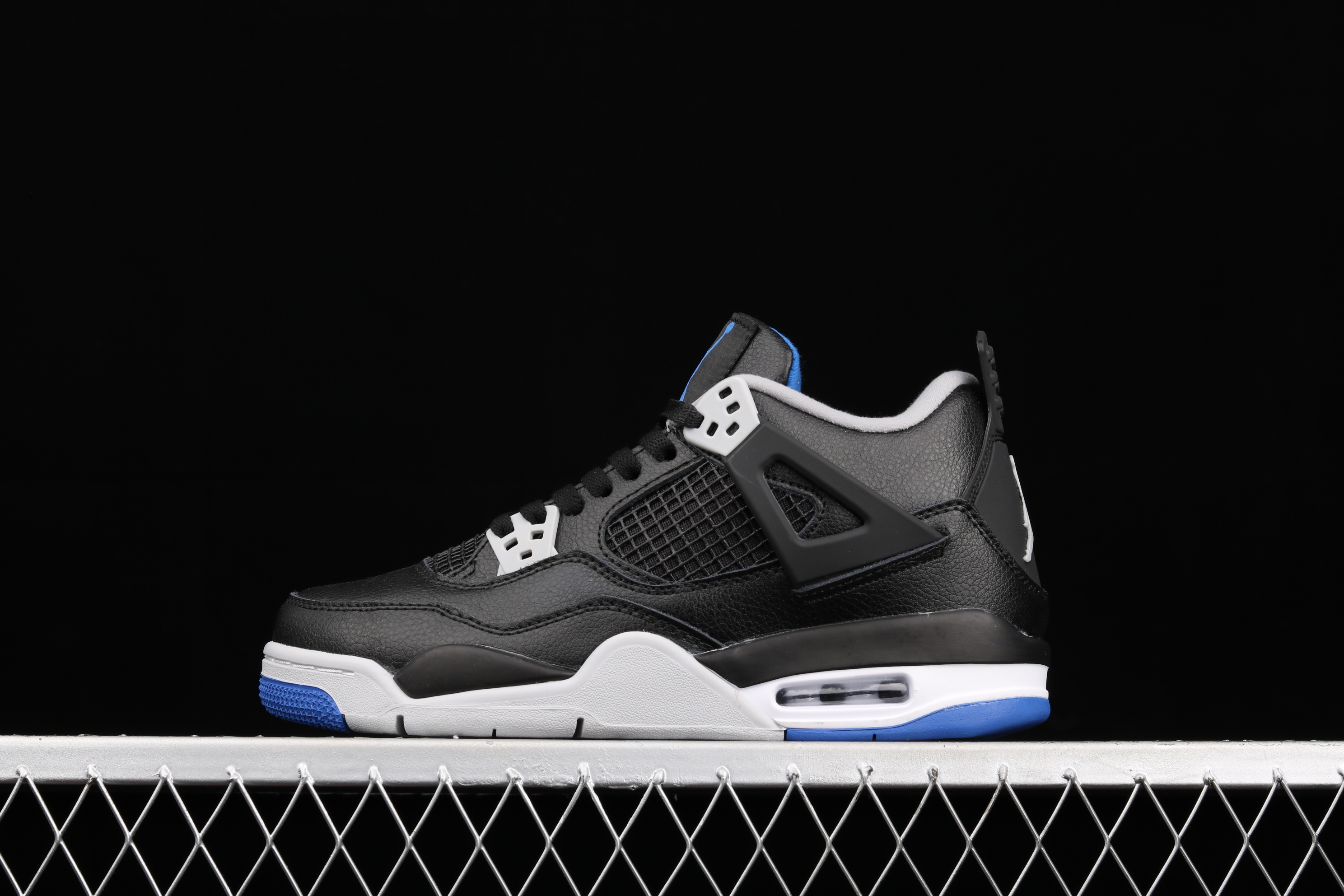 AJ4