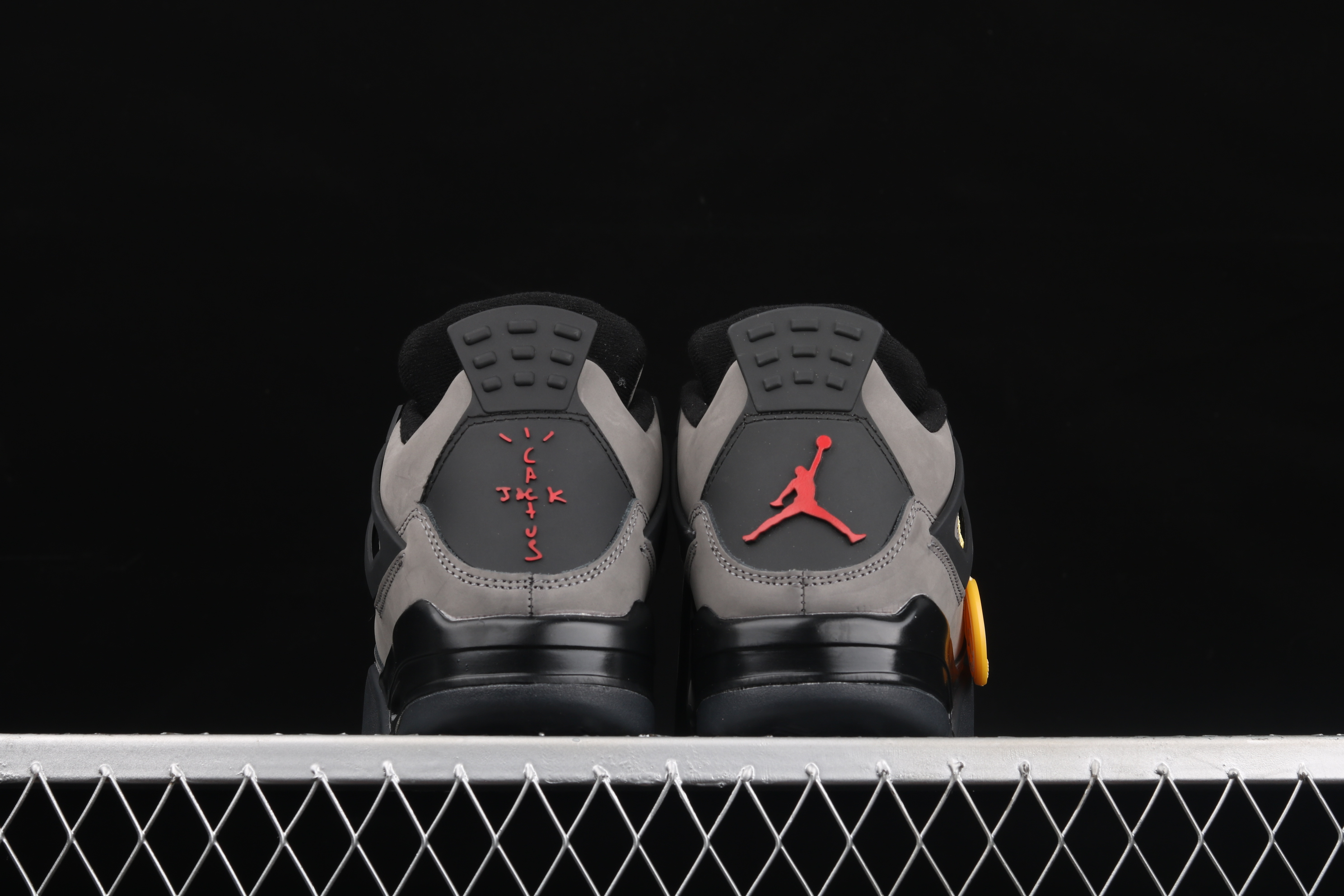 AJ4