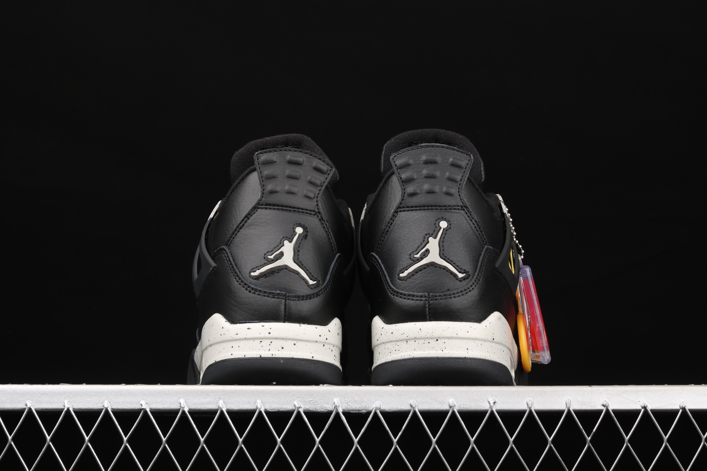 AJ4