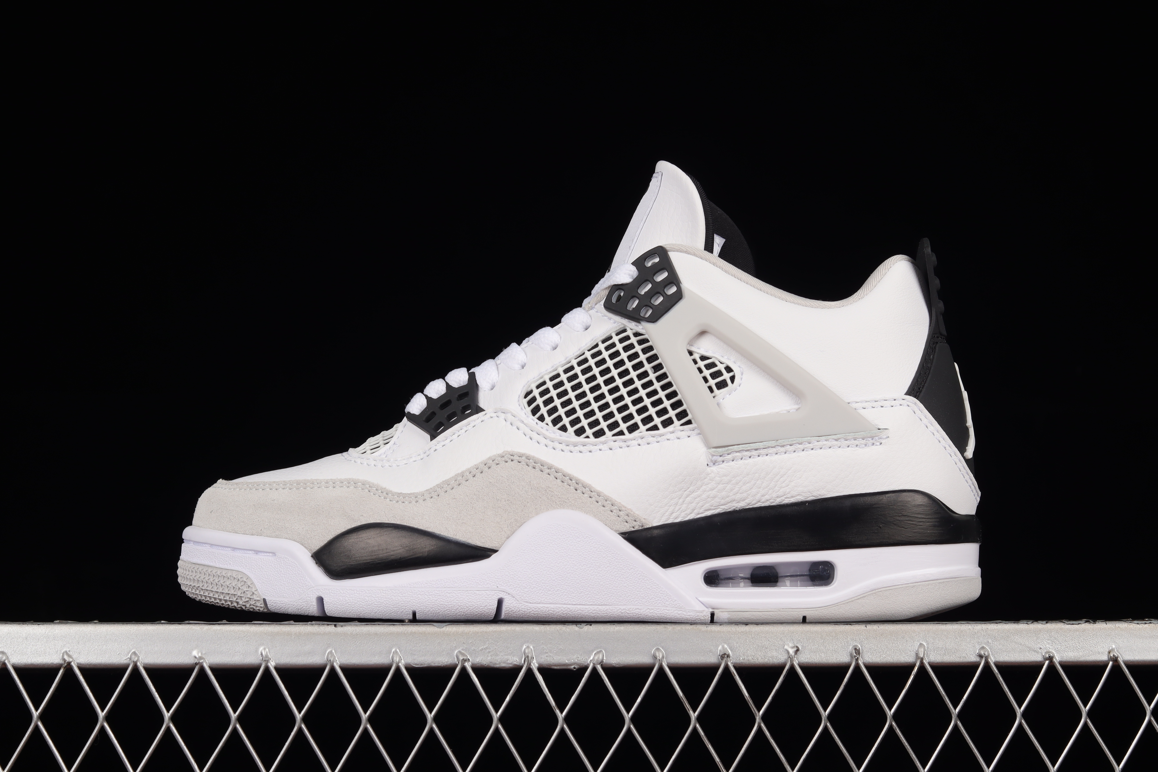 AJ4