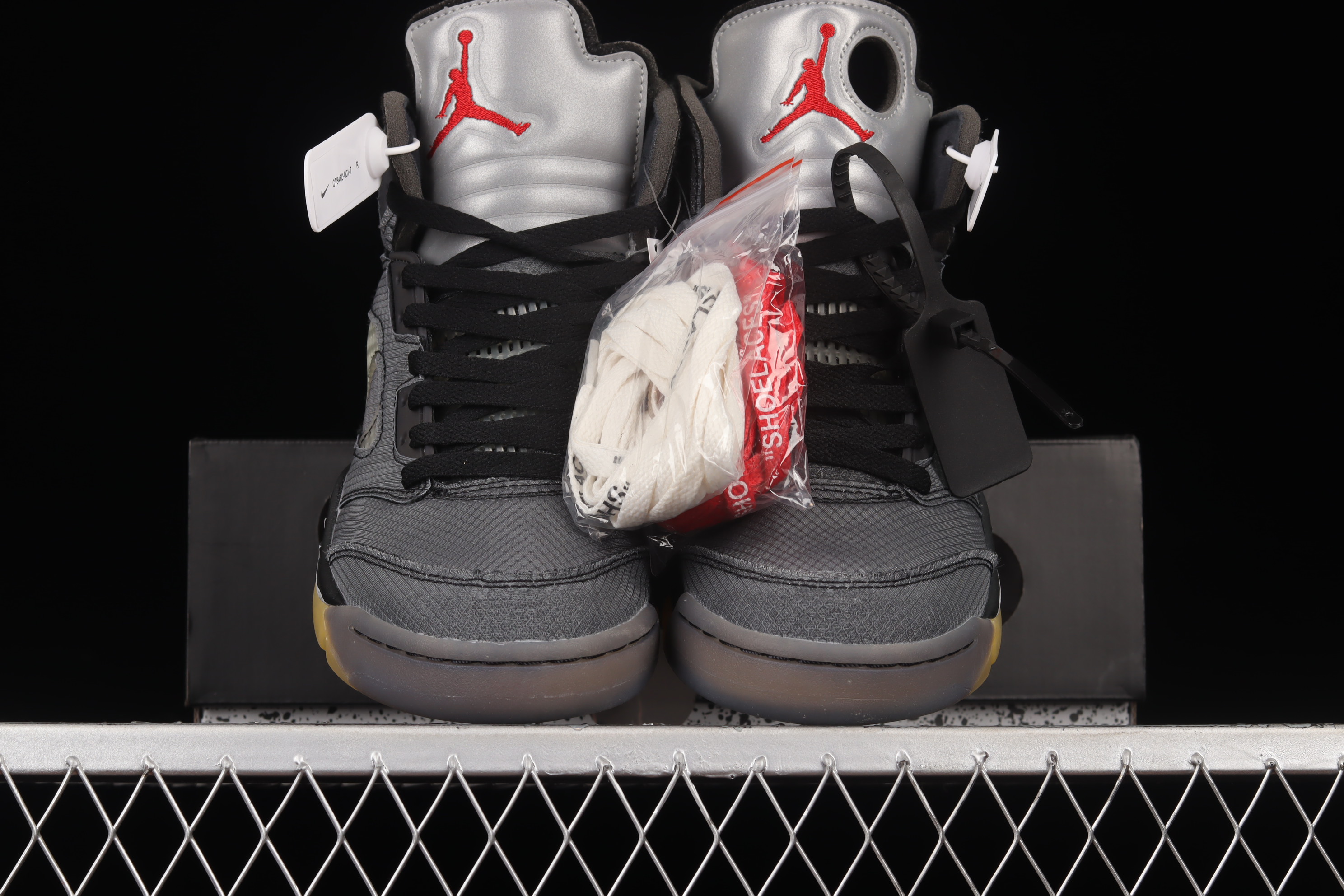 AJ5