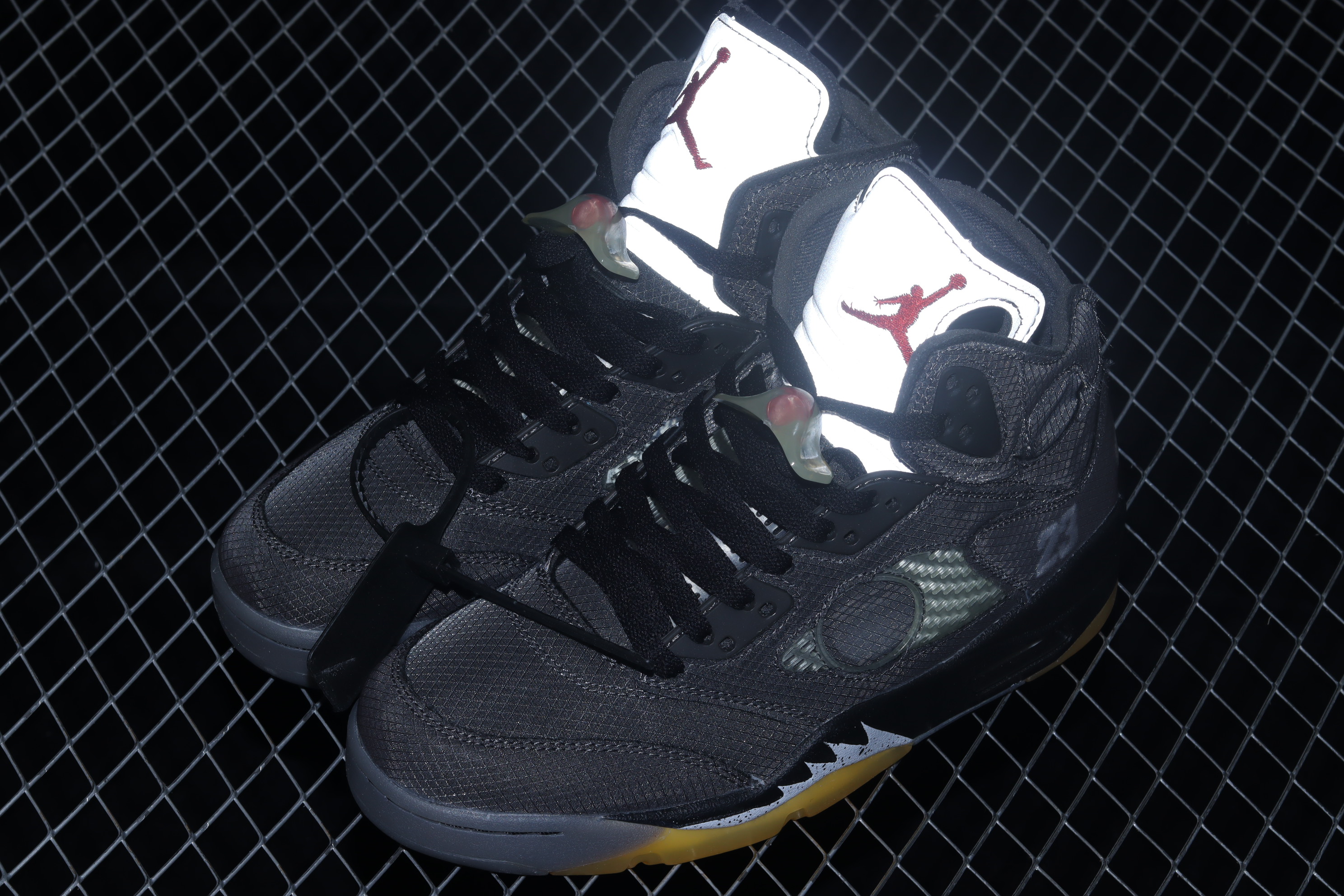 AJ5