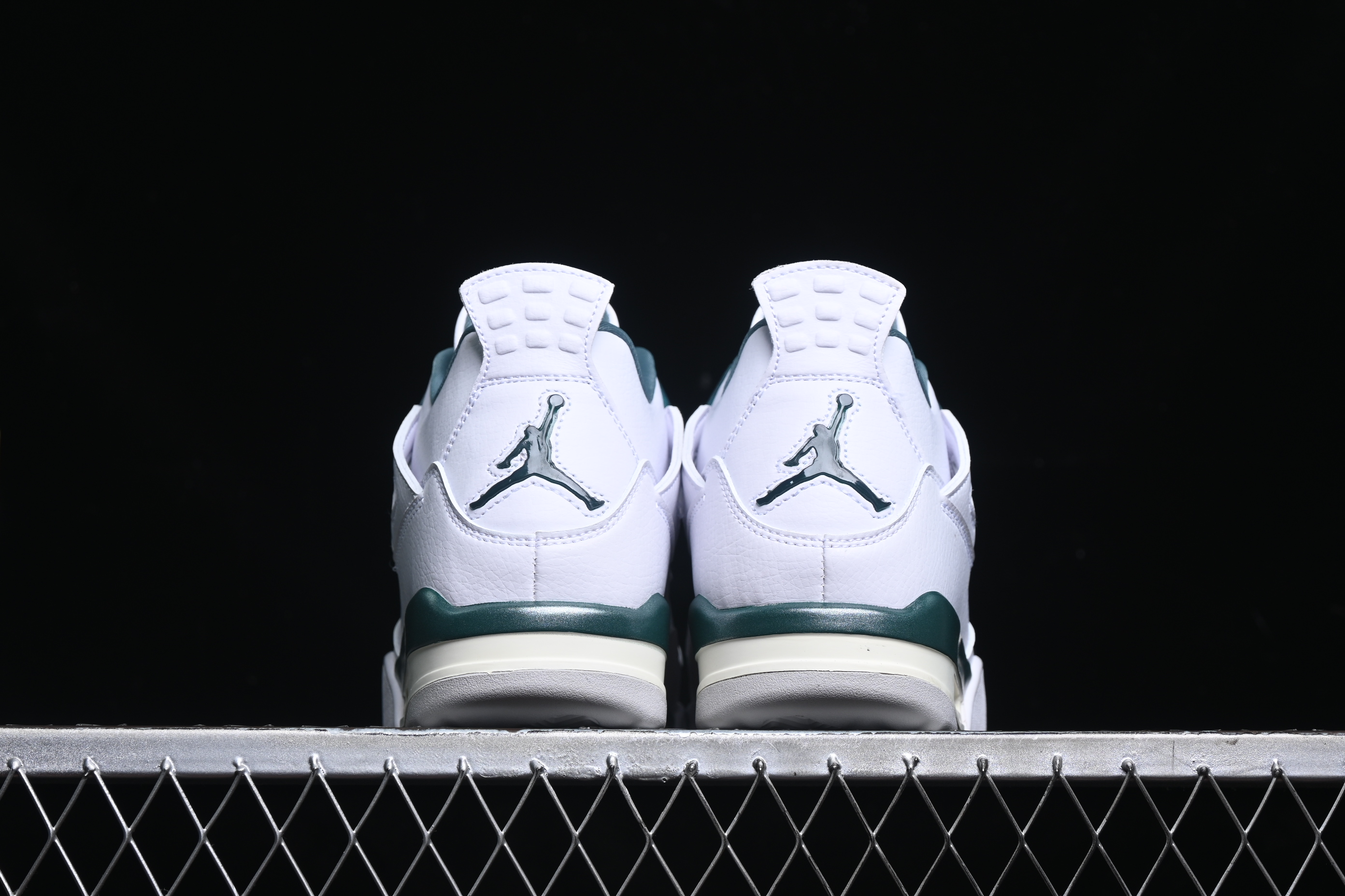 AJ4