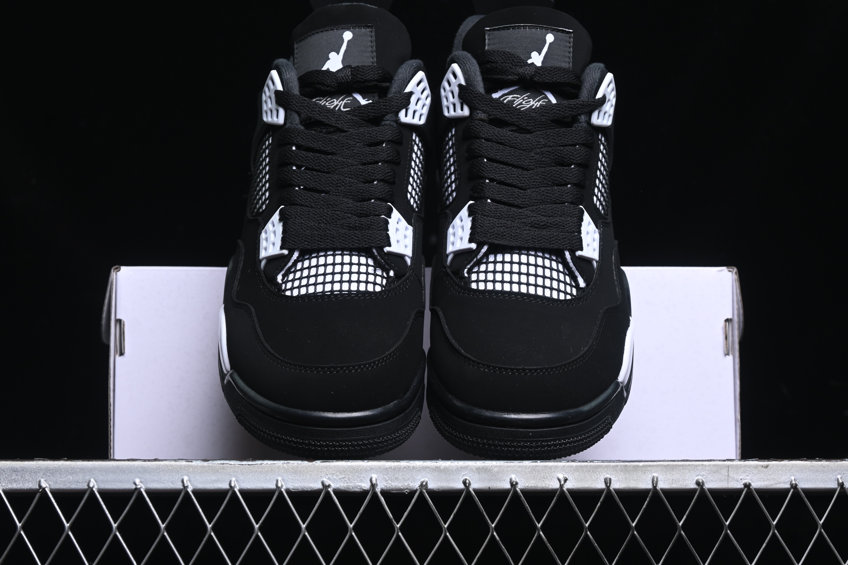 AJ4