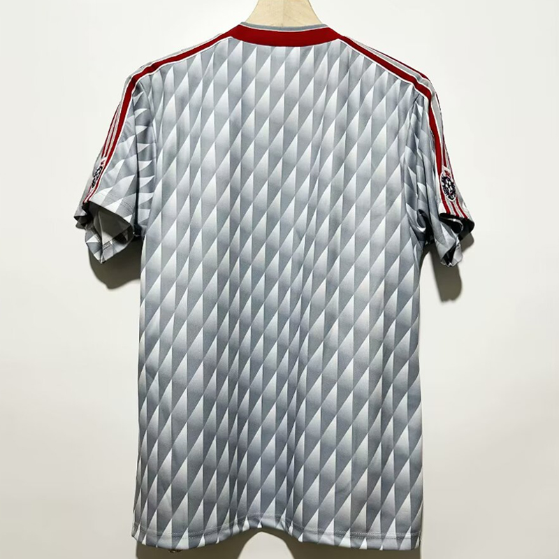 1989-1991 Liv  Away