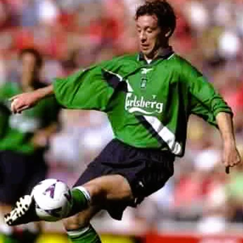 1999-2000  Liv  Away