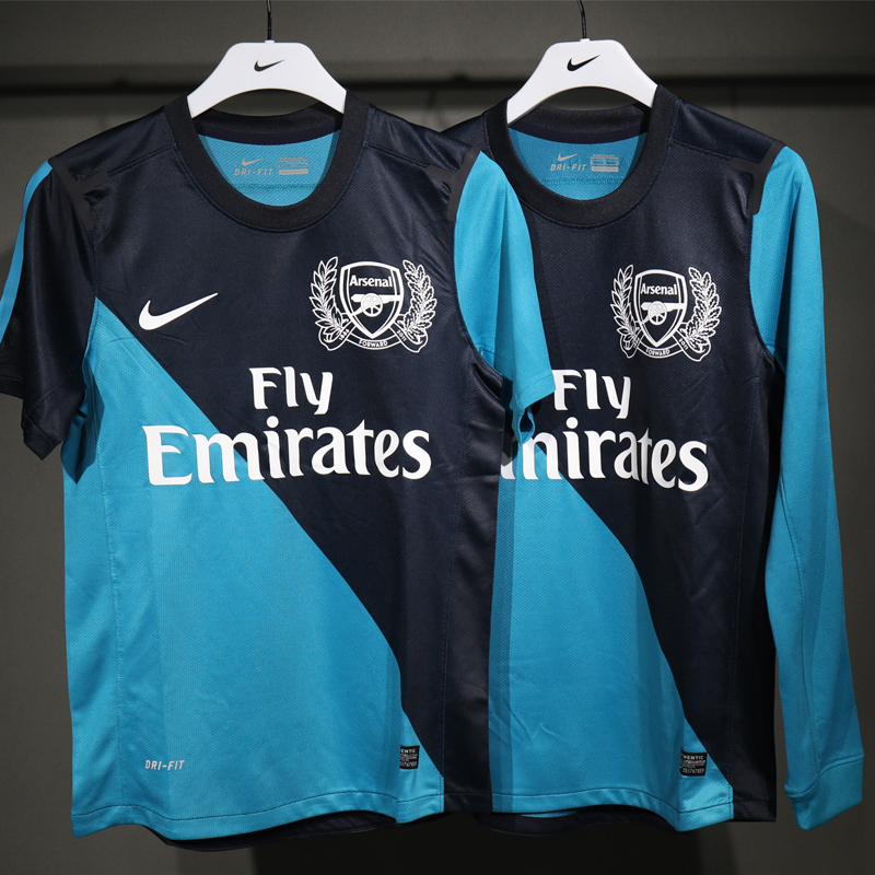 2011-2012 Arsenal Away Player