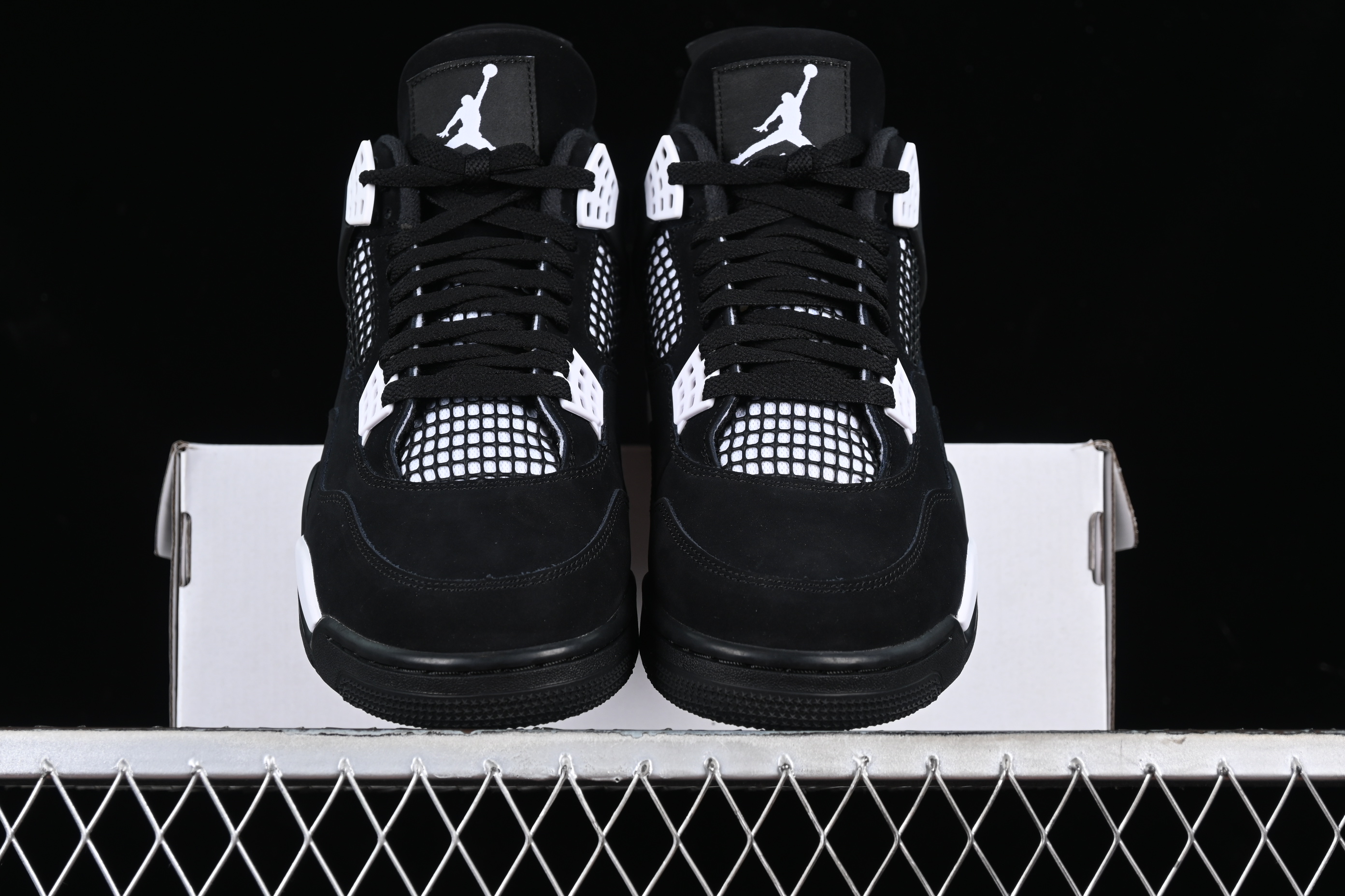 AJ4