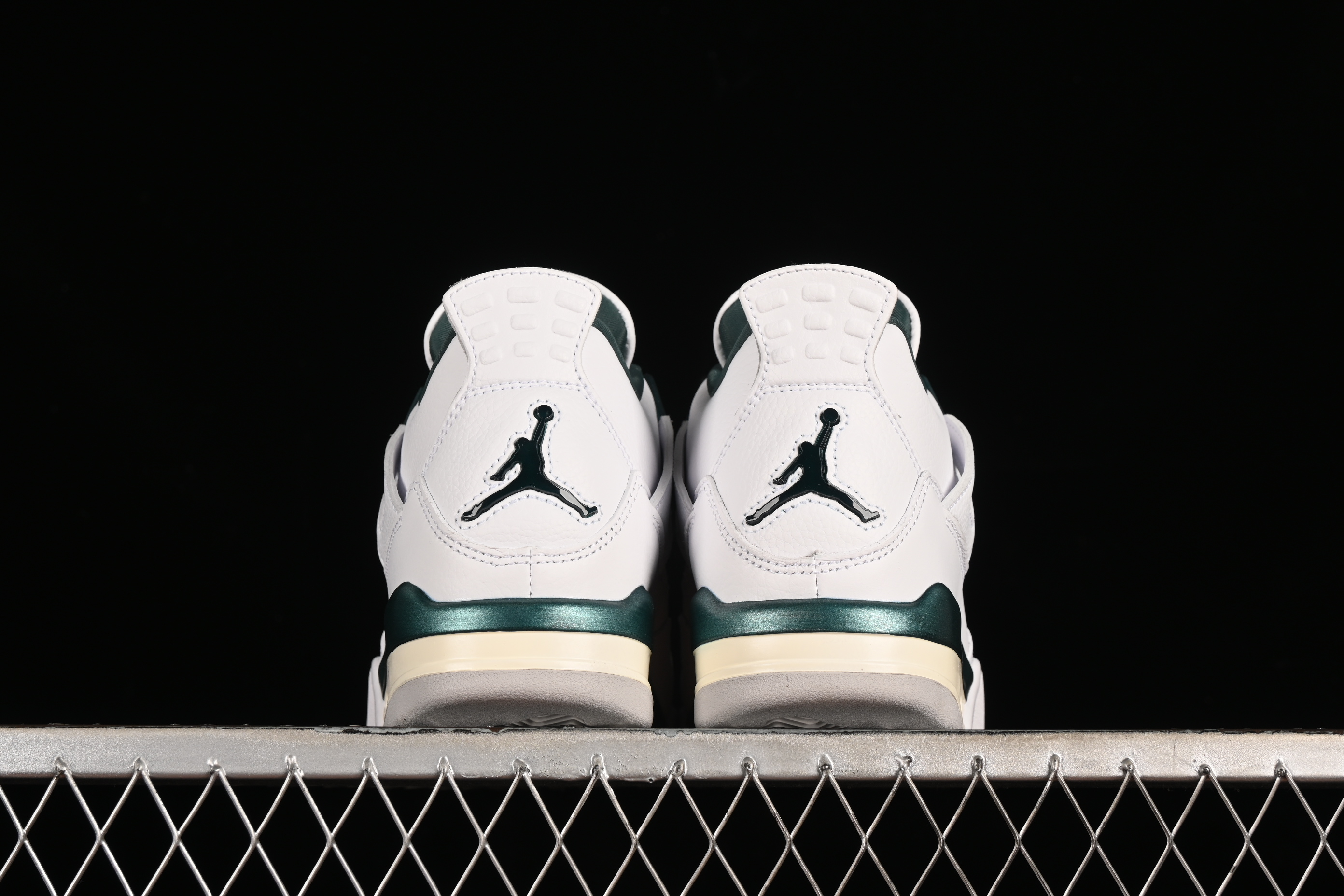 AJ4