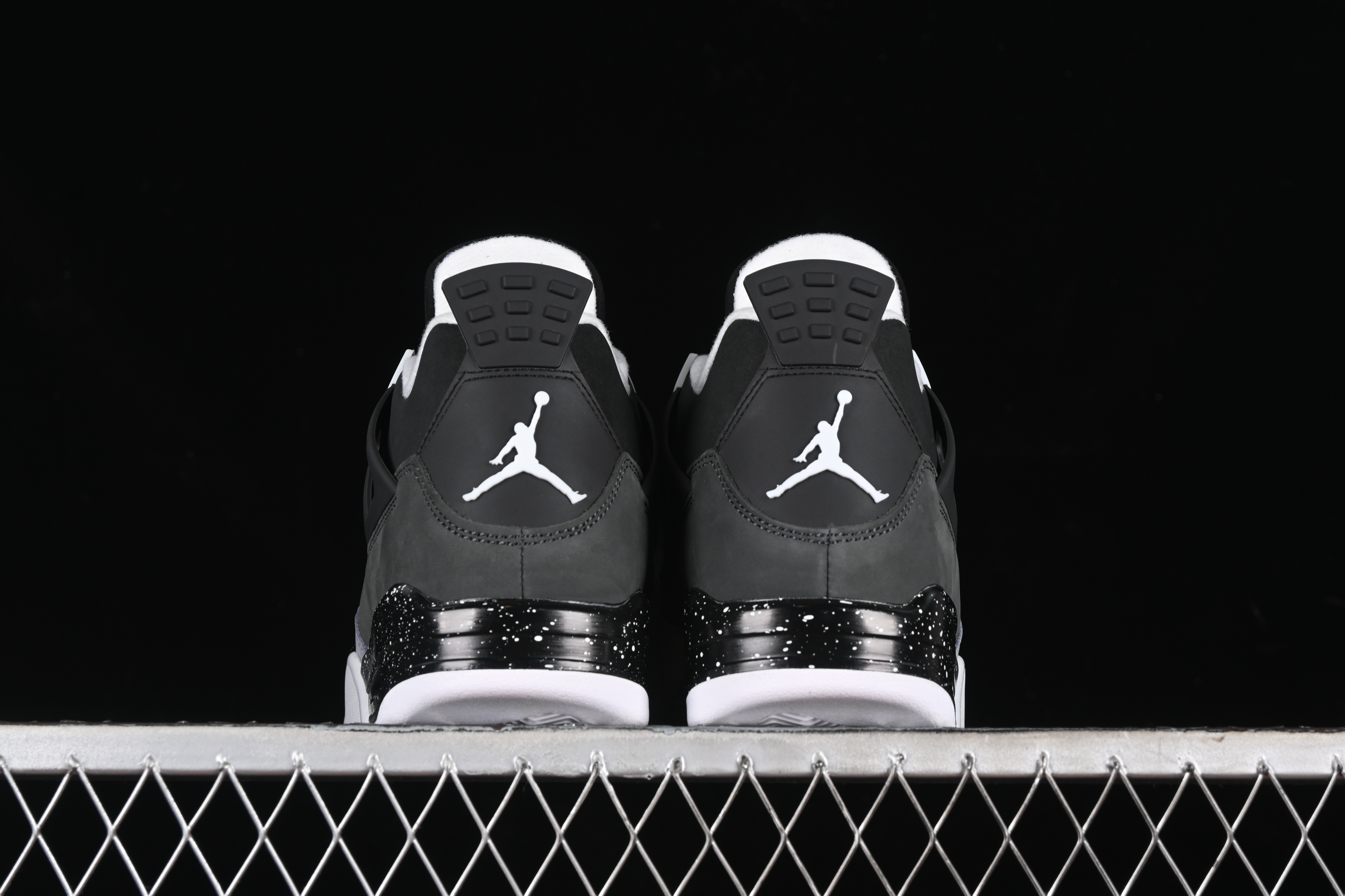 AJ4