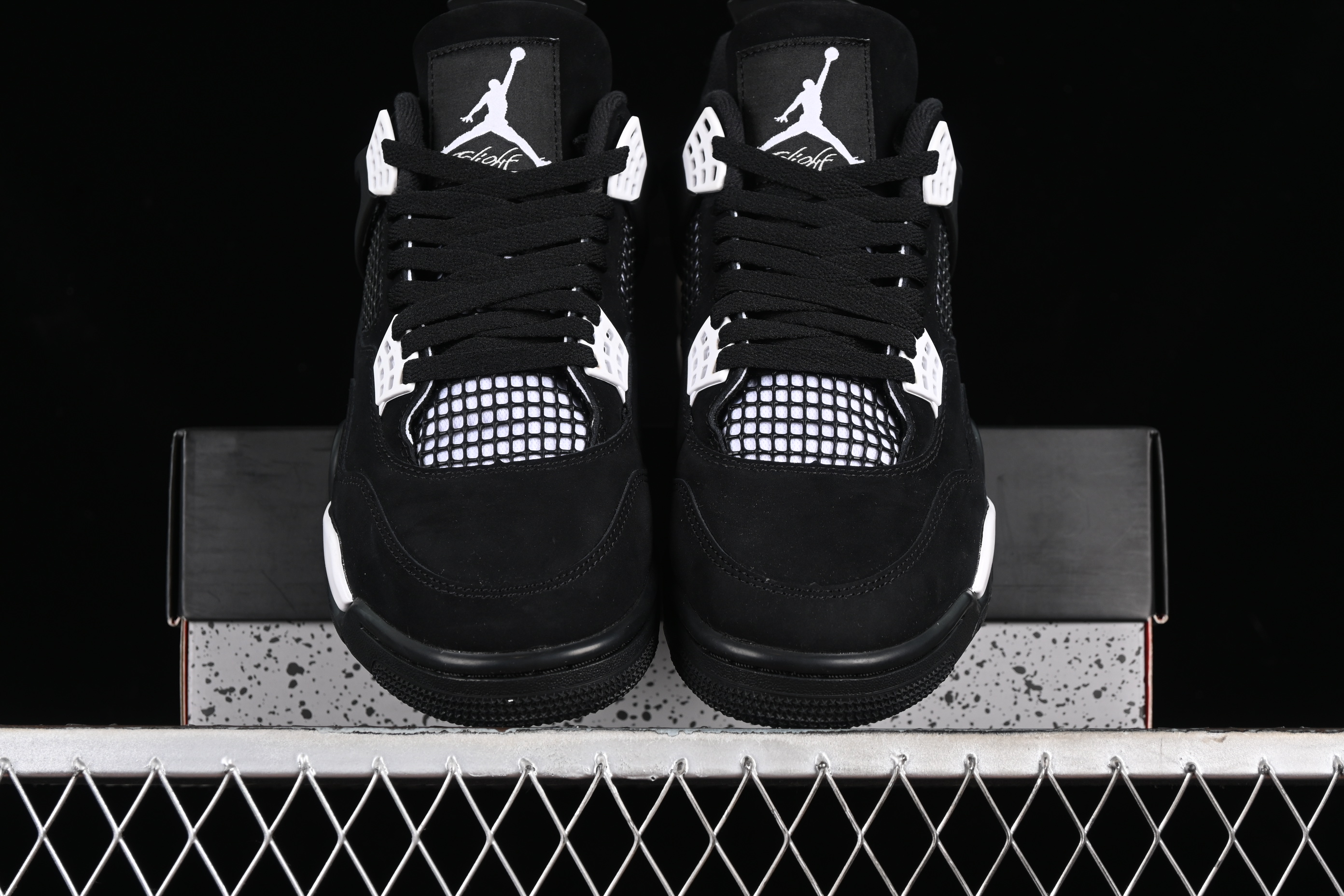 AJ4
