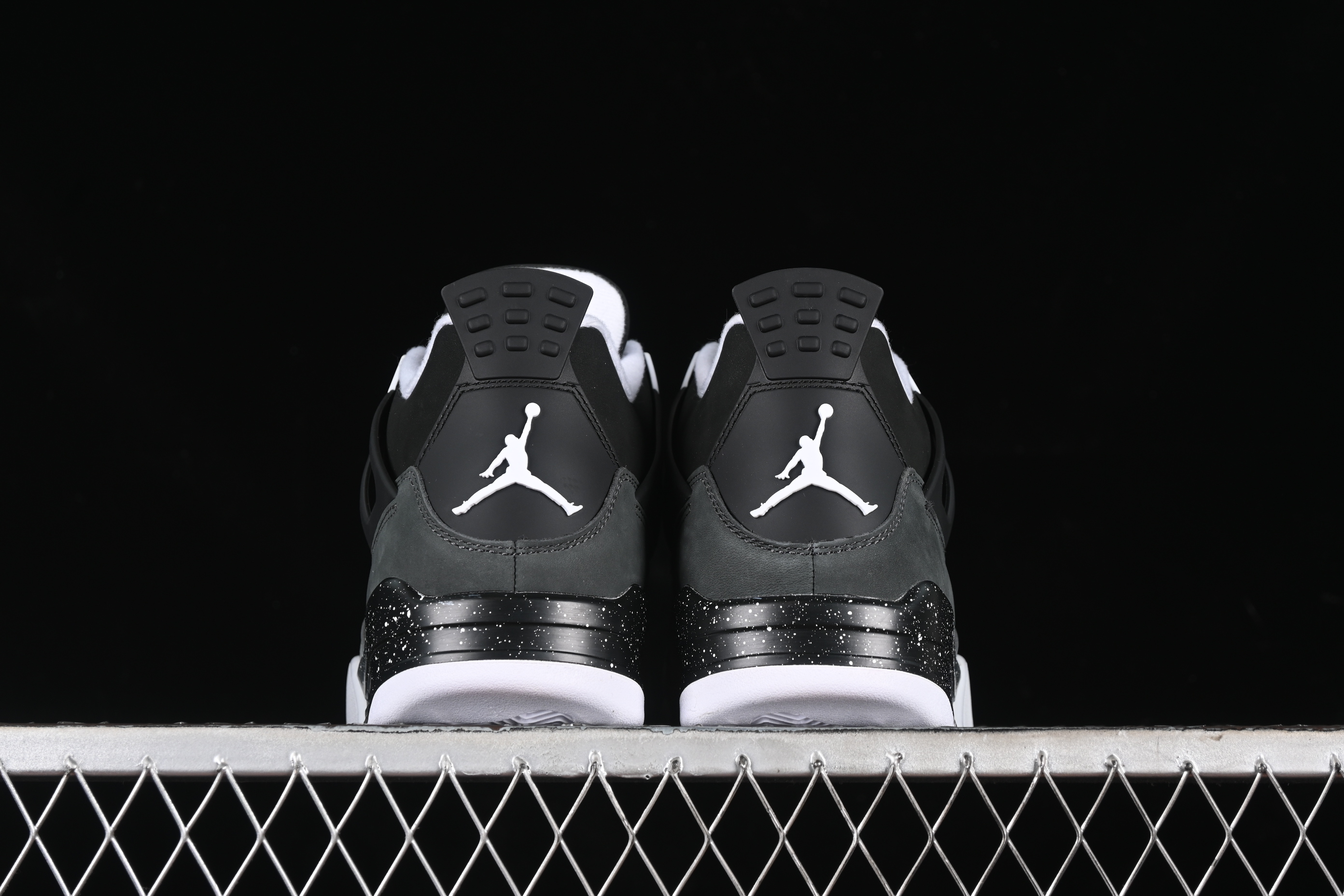 AJ4