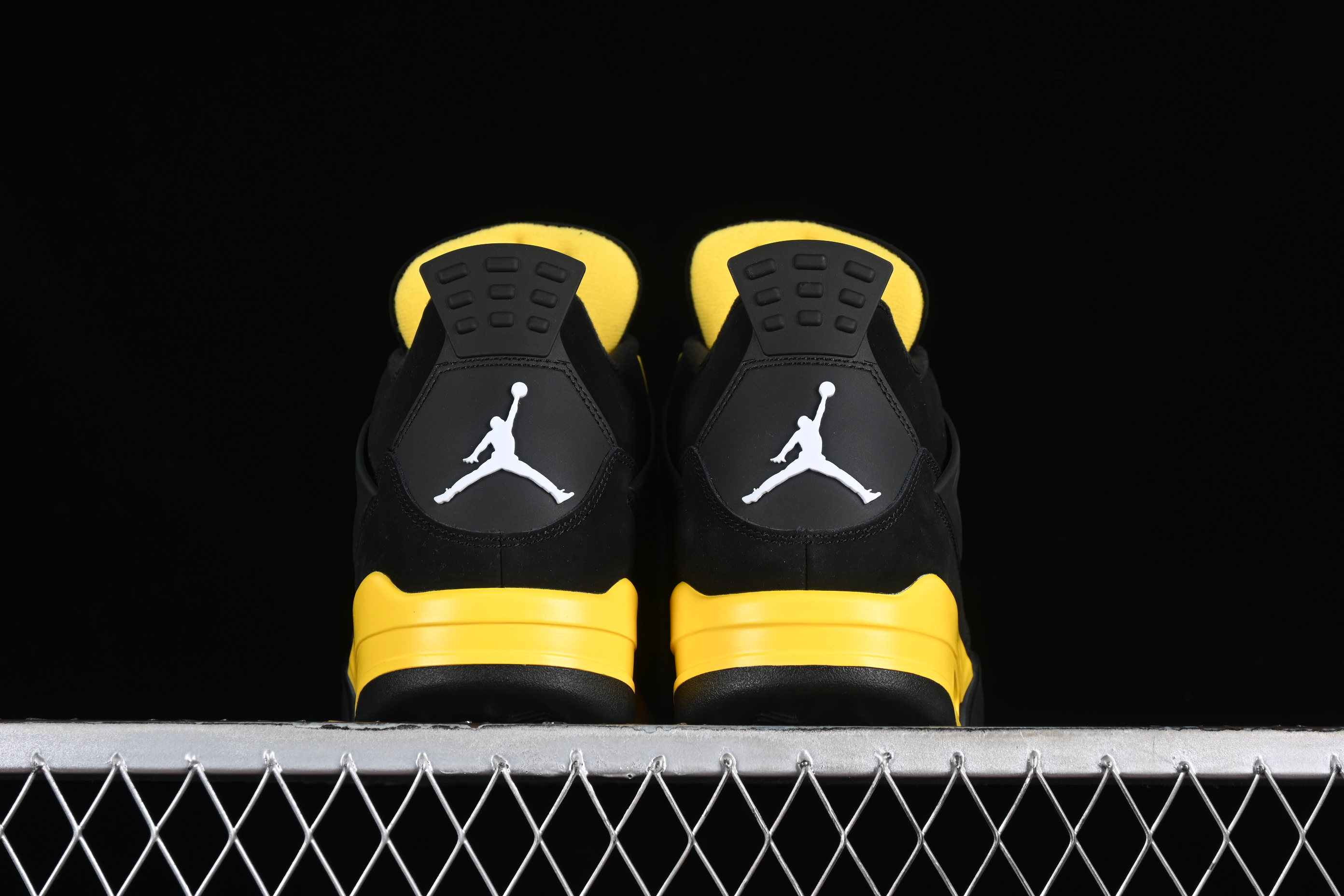 AJ4