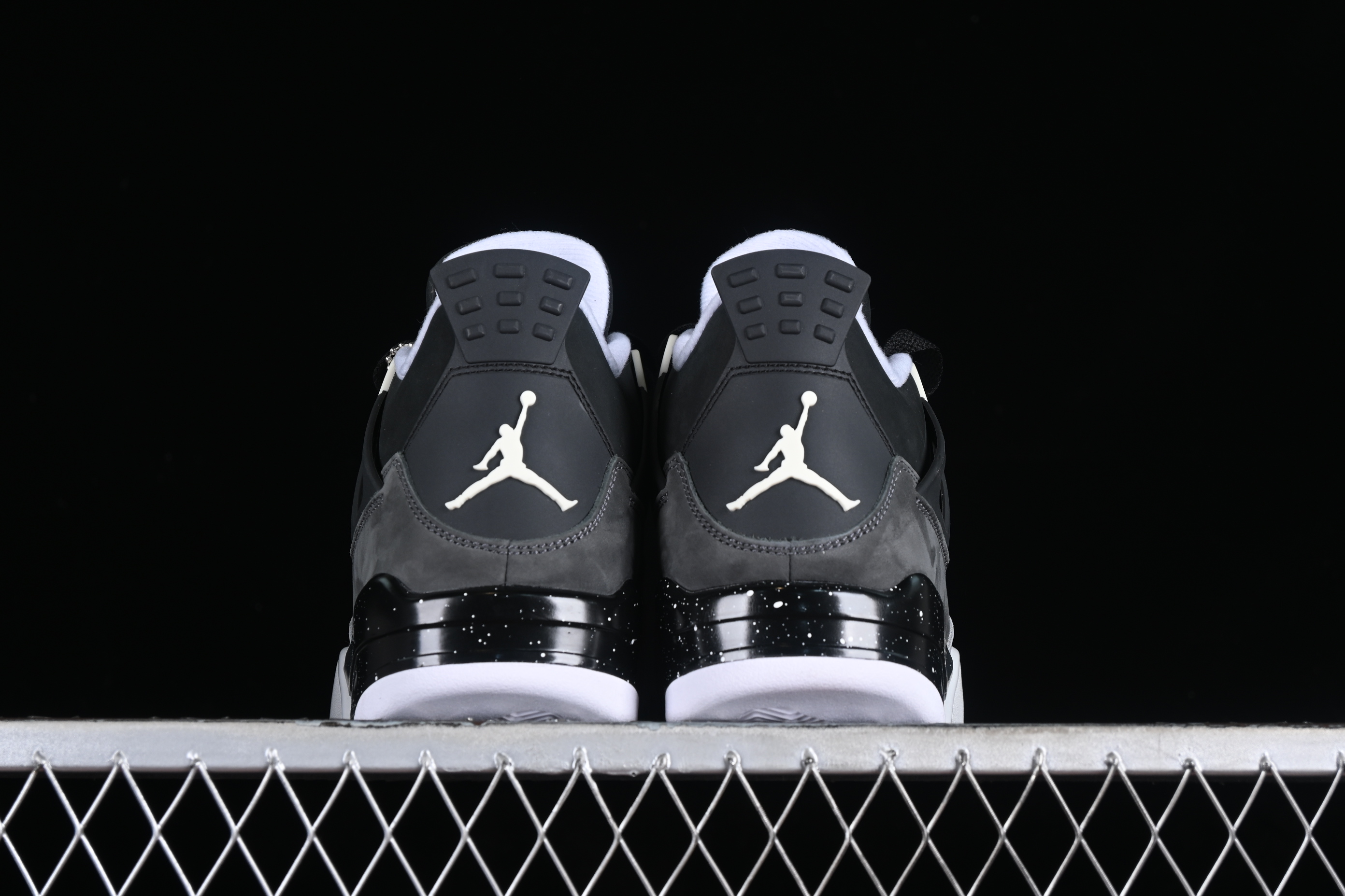 AJ4