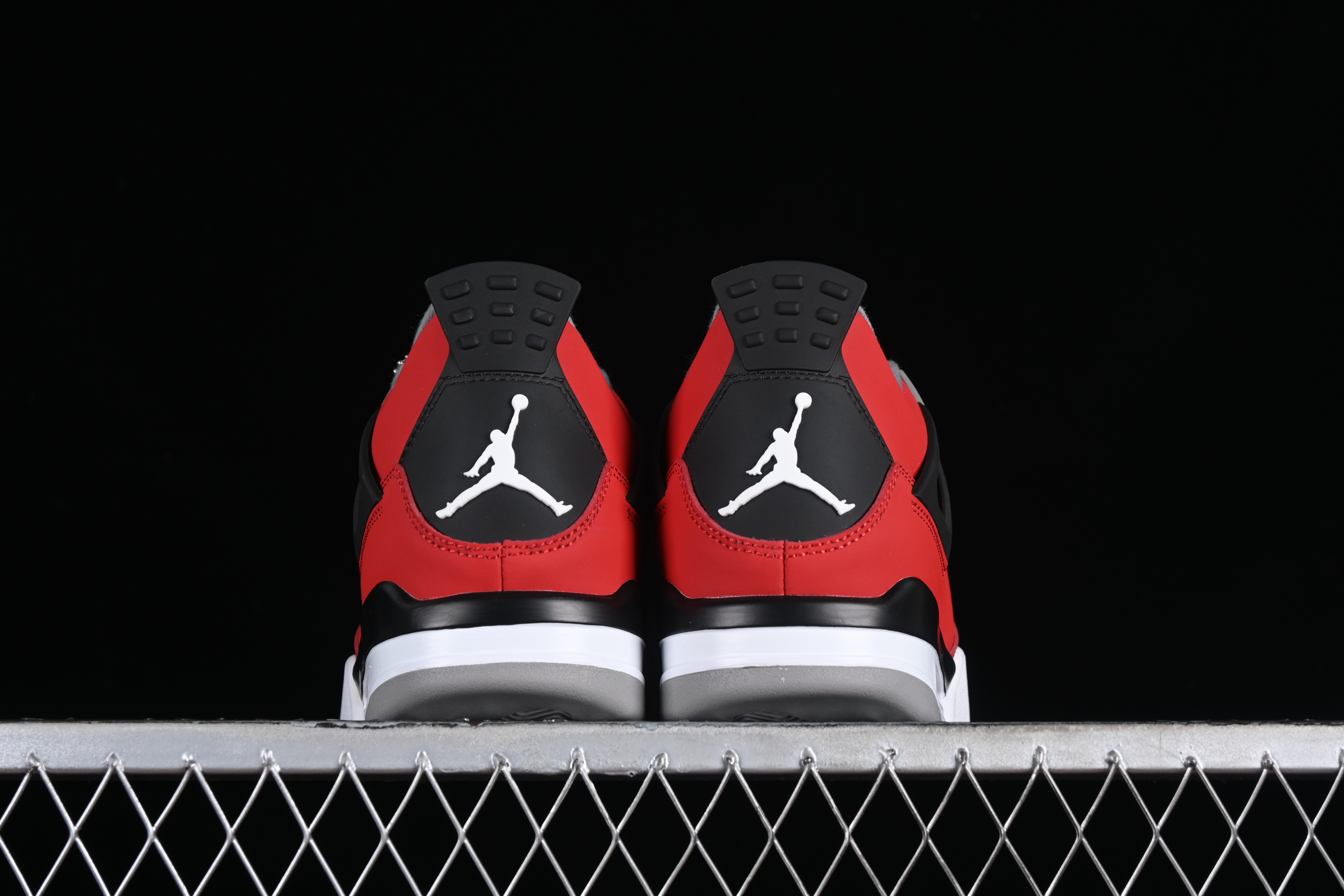 AJ4