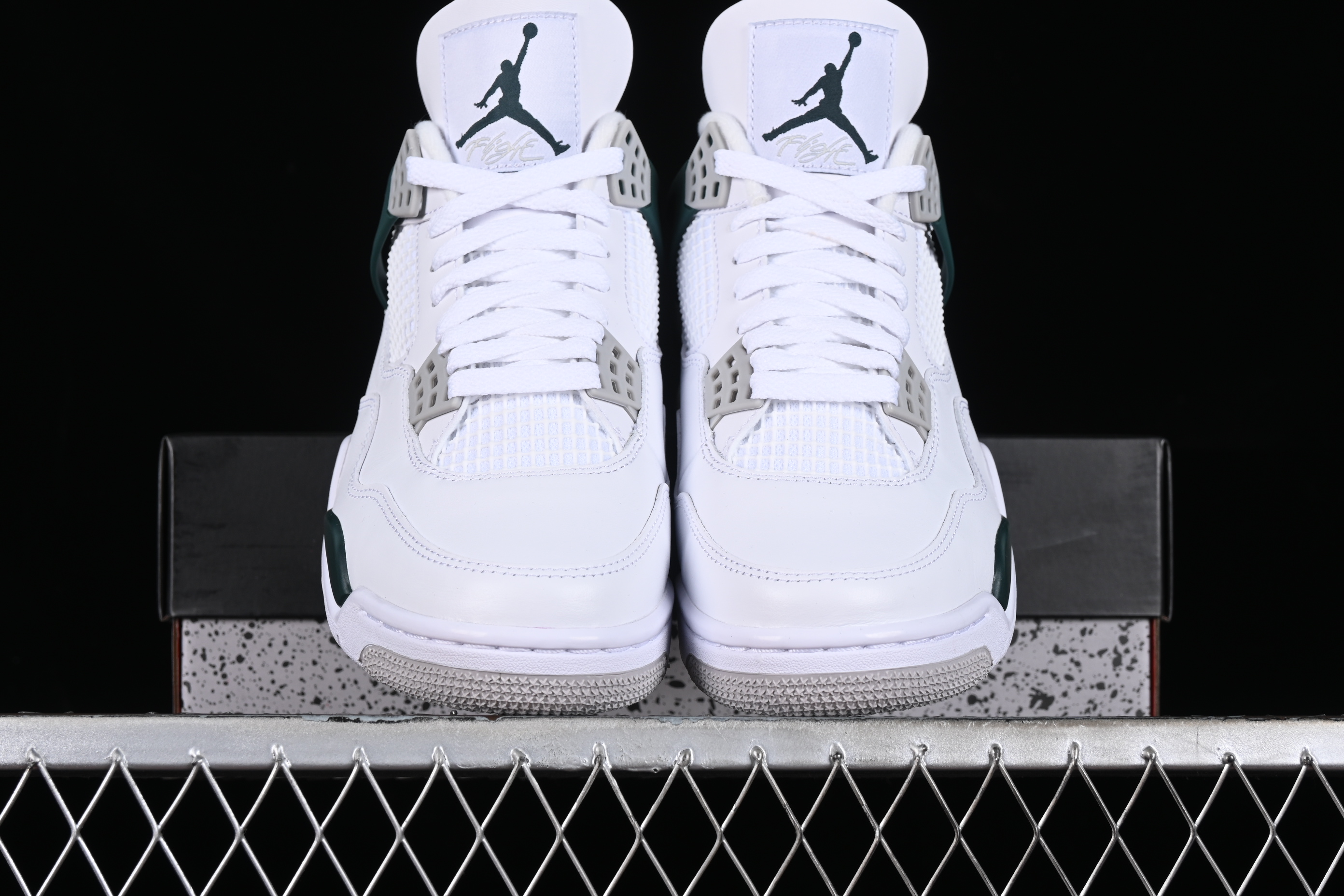 AJ4