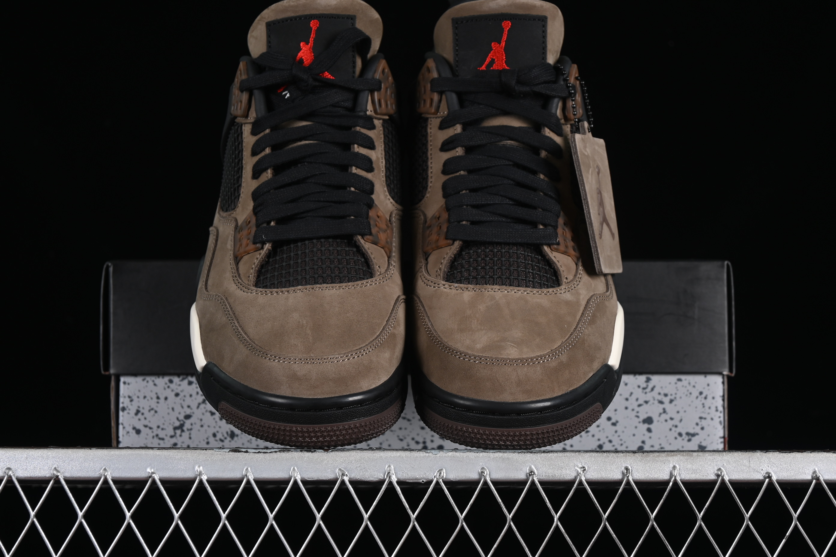 AJ4