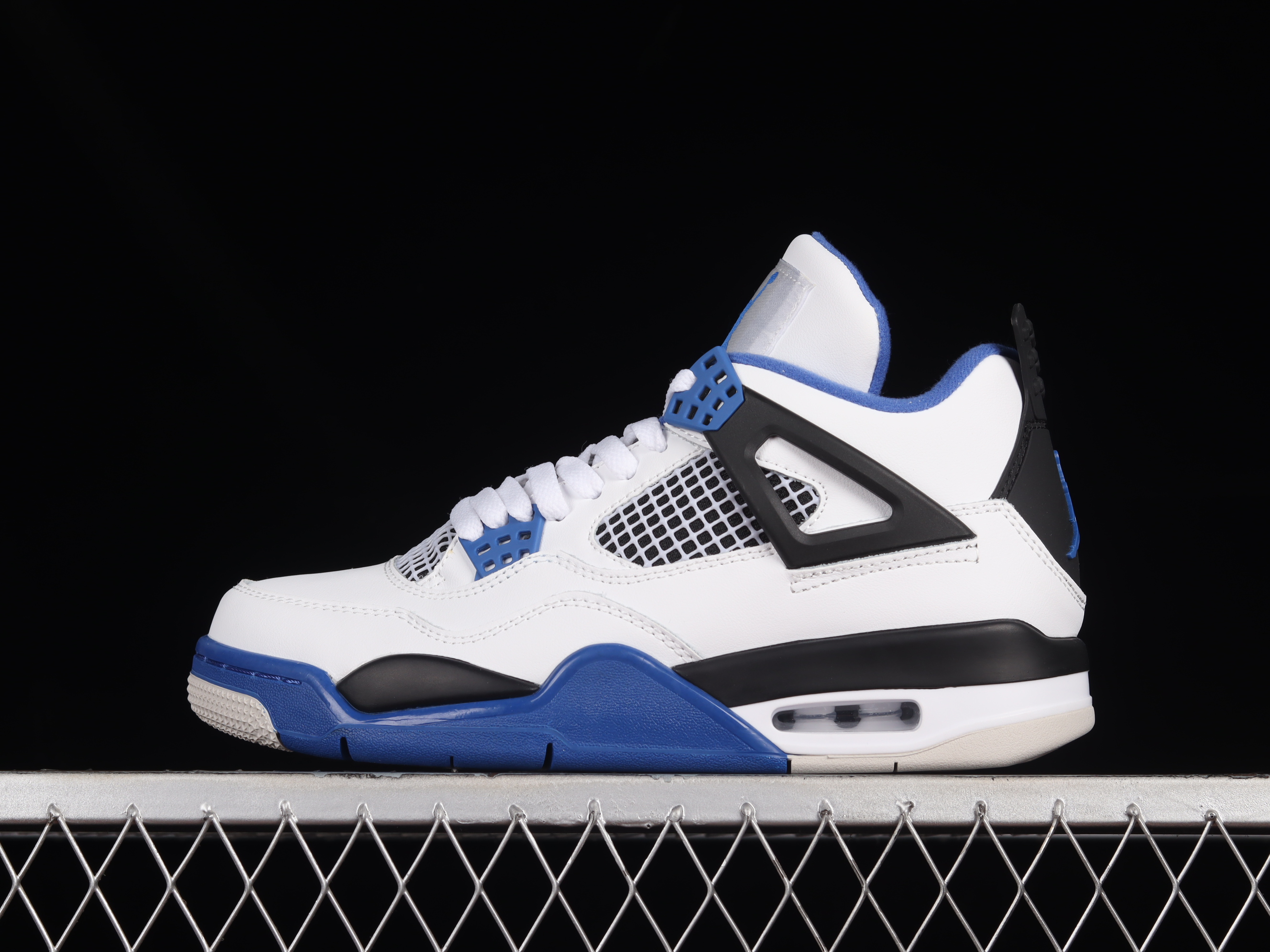 AJ4