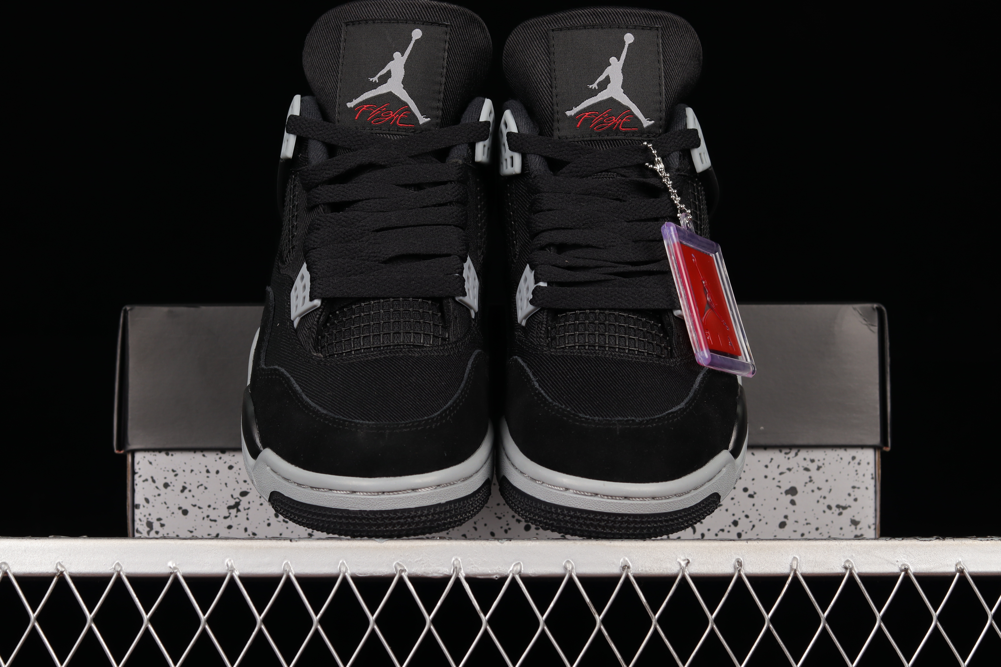 AJ 4